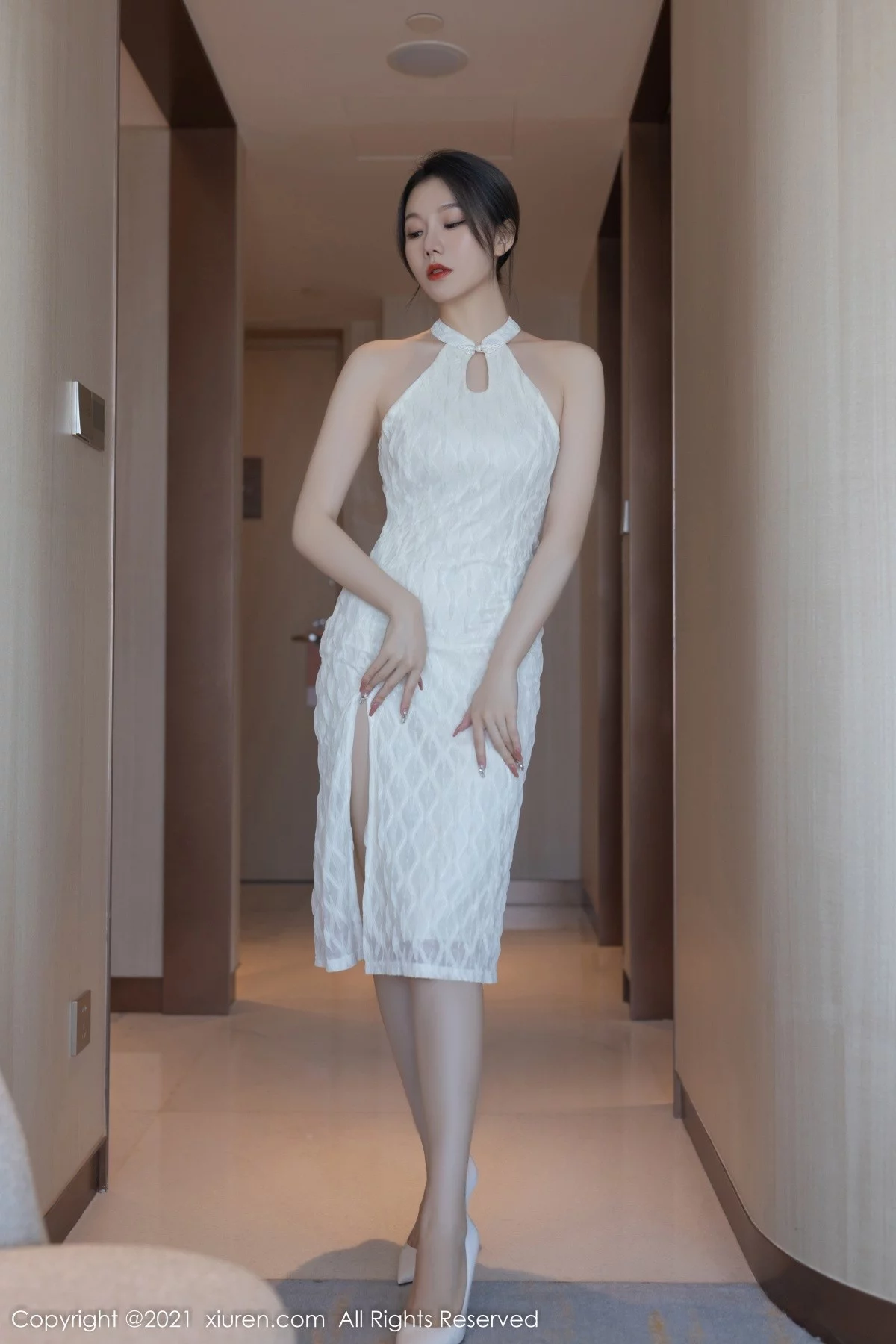 [[XiuRen秀人网]秀人网]No.4308_模特安然Maleah私房脱白纱连衣裙露红色蕾丝内衣惹火诱惑写真80P