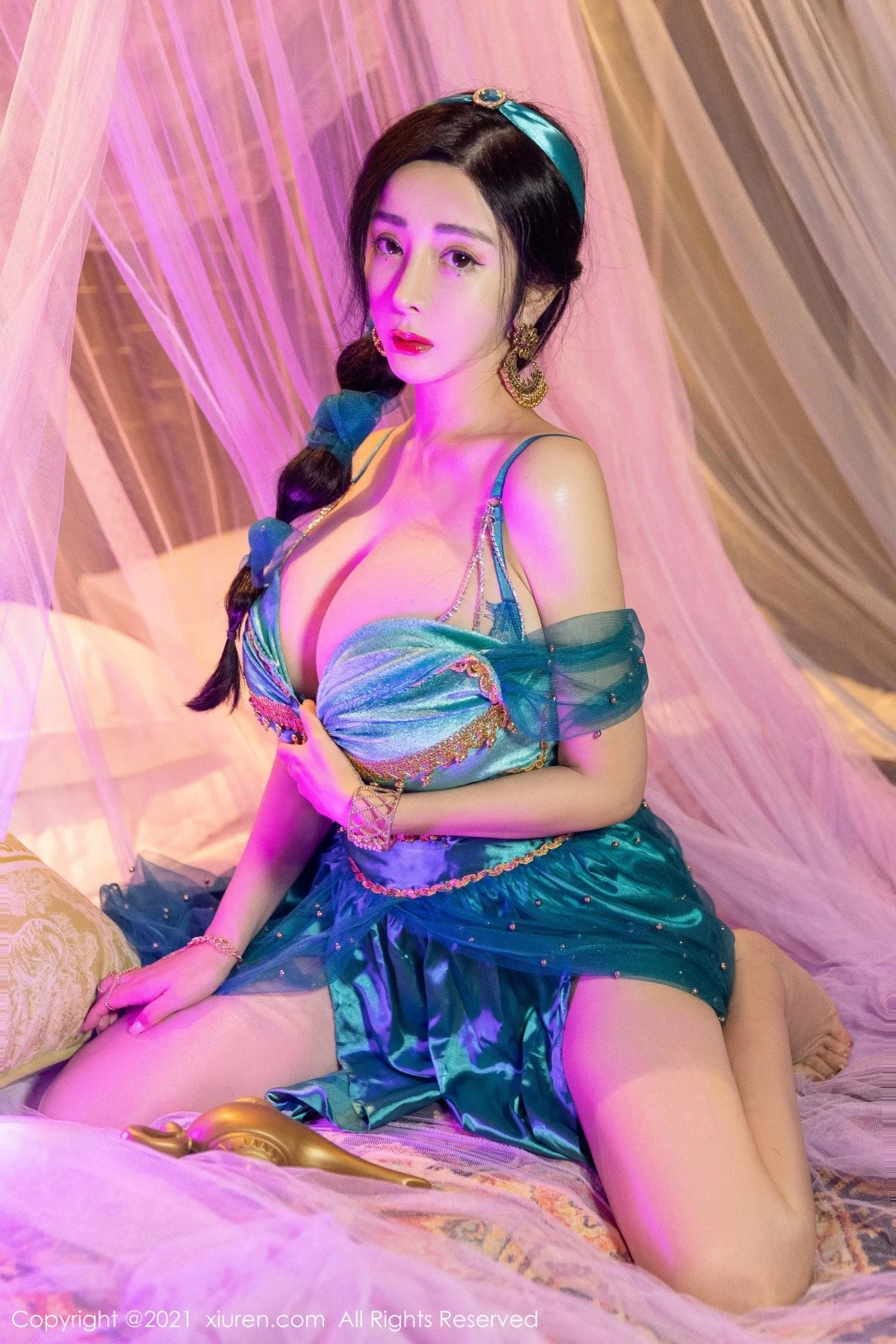 [[XiuRen秀人网]秀人网]No.4243_模特允爾成都旅拍异域风情主题私房半脱露丰乳肥臀极致诱惑写真63P