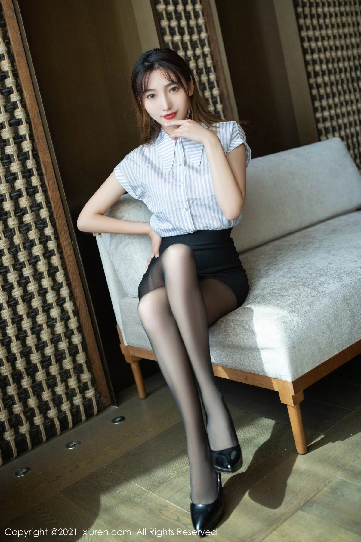[[XiuRen秀人网]秀人网]No.4321_模特陆萱萱多场景多套服装性感内衣系列秀完美身材诱惑写真95P