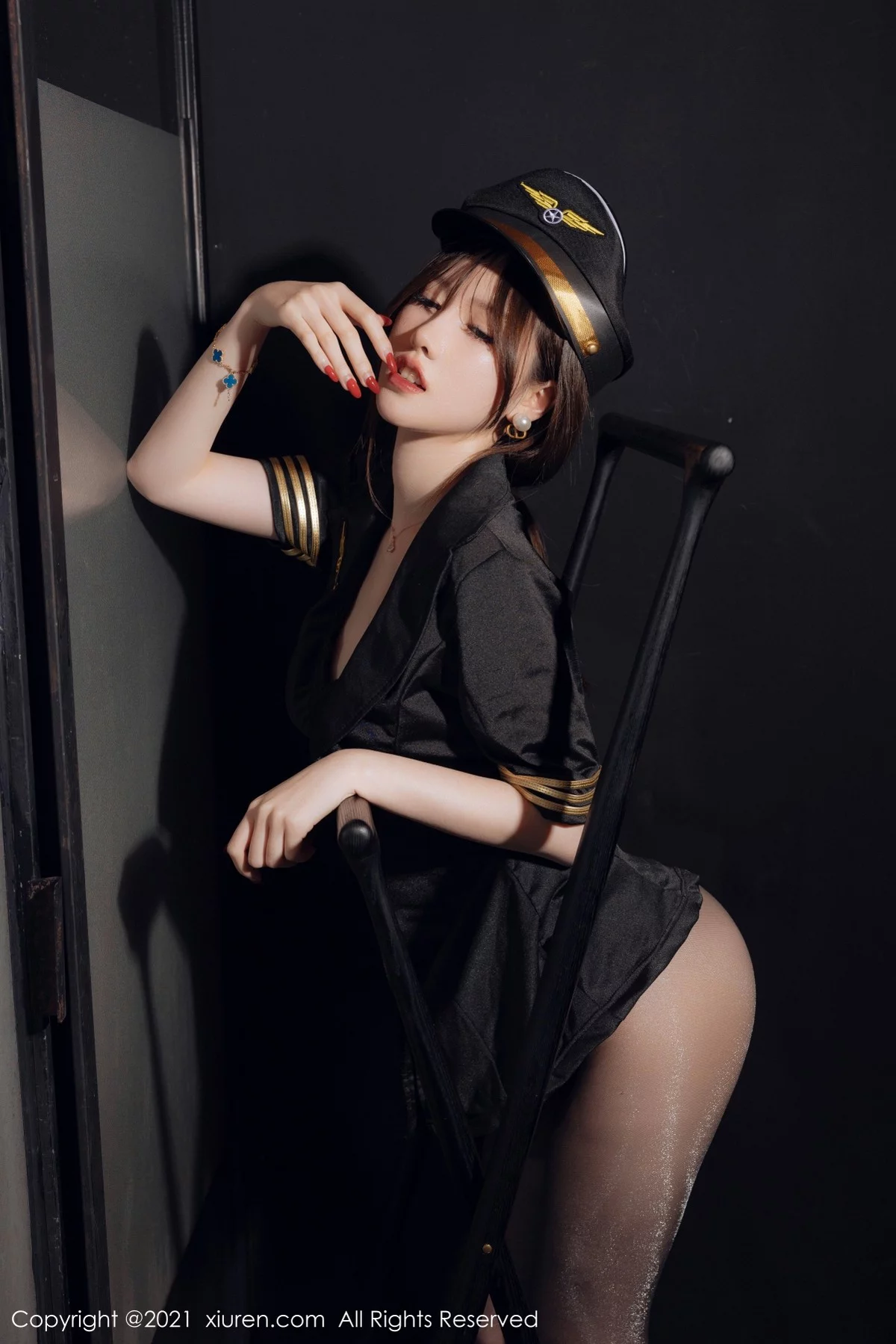 [[XiuRen秀人网]秀人网]No.4355_模特美桃酱黑色空军制服主题超薄黑丝裤袜秀翘臀美腿诱惑写真63P