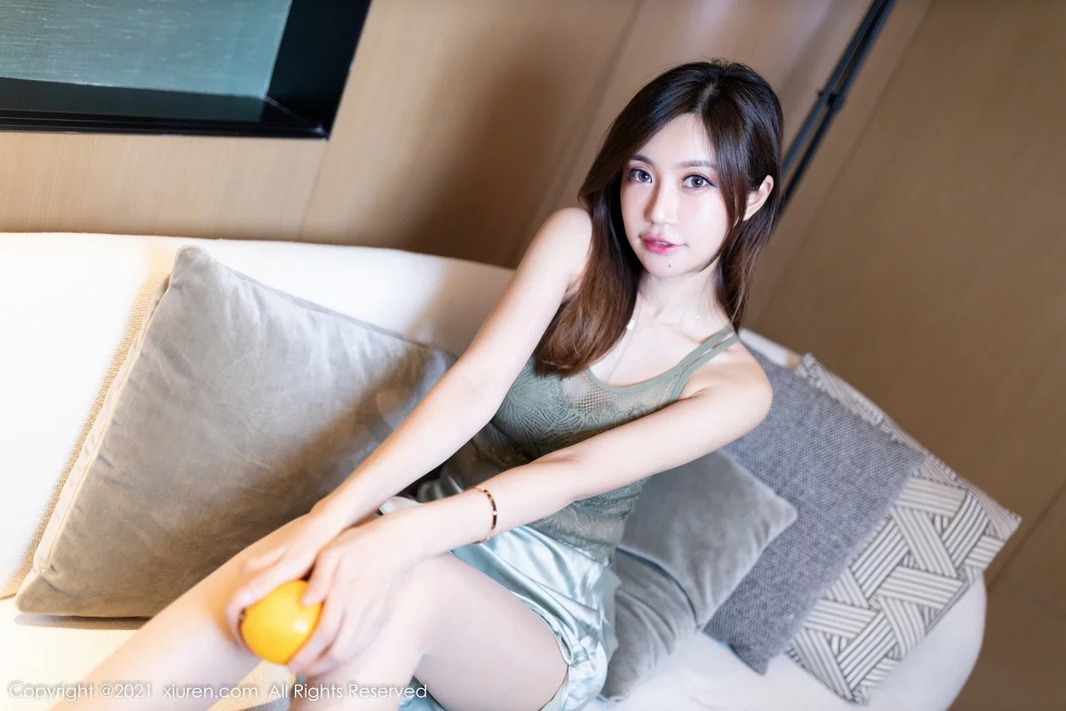 [[XiuRen秀人网]秀人网]No.4353_女神绮里嘉ula私房绿灰网纱衣配灰裙子半脱秀完美身材诱惑写真48P