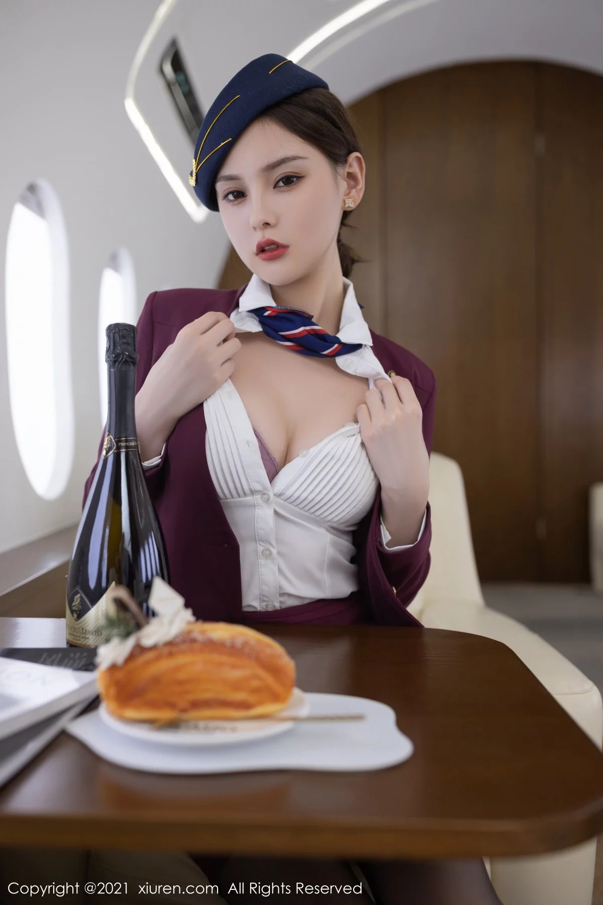 [[XiuRen秀人网]秀人网]No.4264_模特王心怡空姐制服主题私房半脱露性感内衣开档黑丝诱惑写真78P