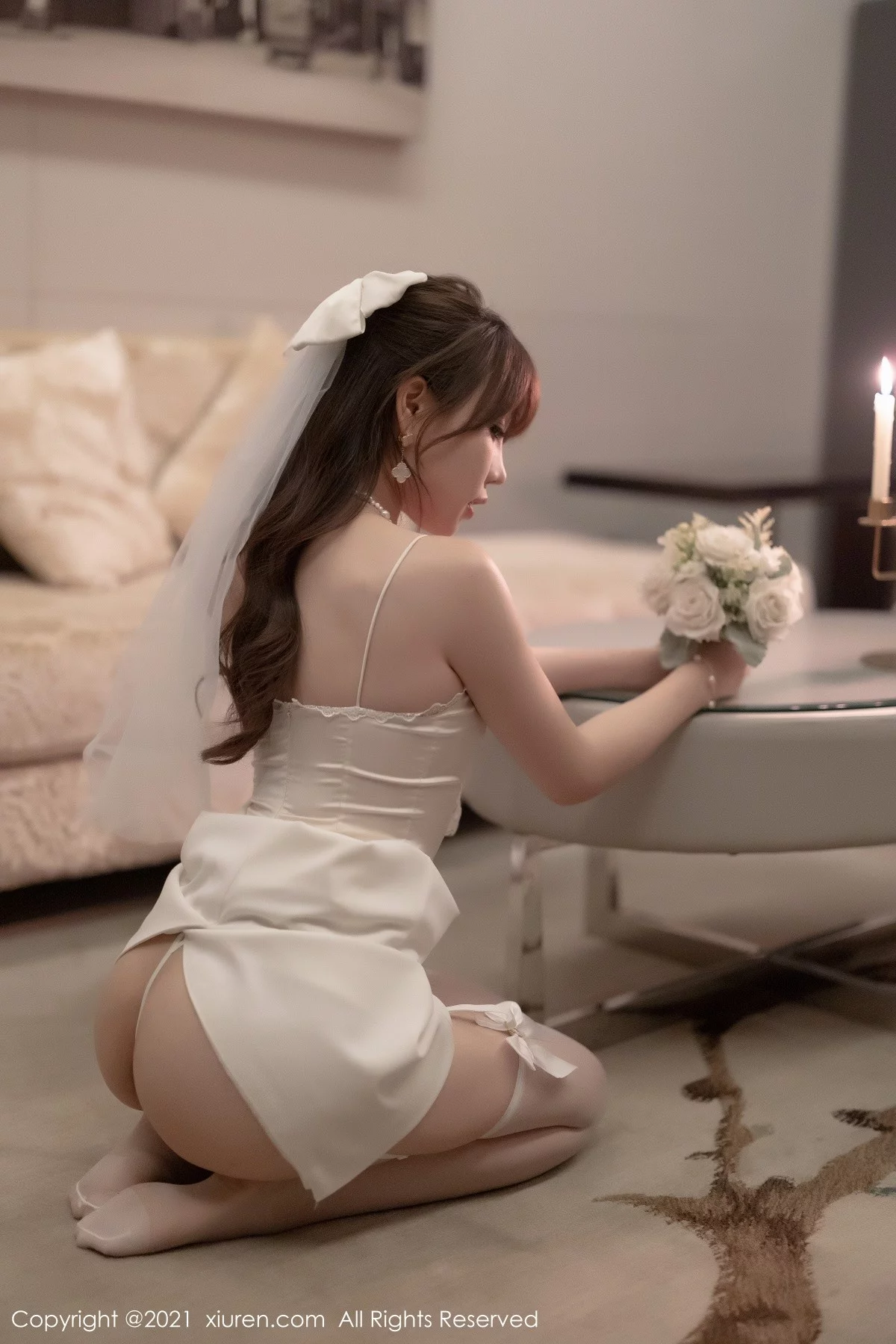 [[XiuRen秀人网]秀人网]No.4269_女神芝芝Booty私房薄透新娘服饰配白丝吊袜秀惹火身材诱惑写真100P