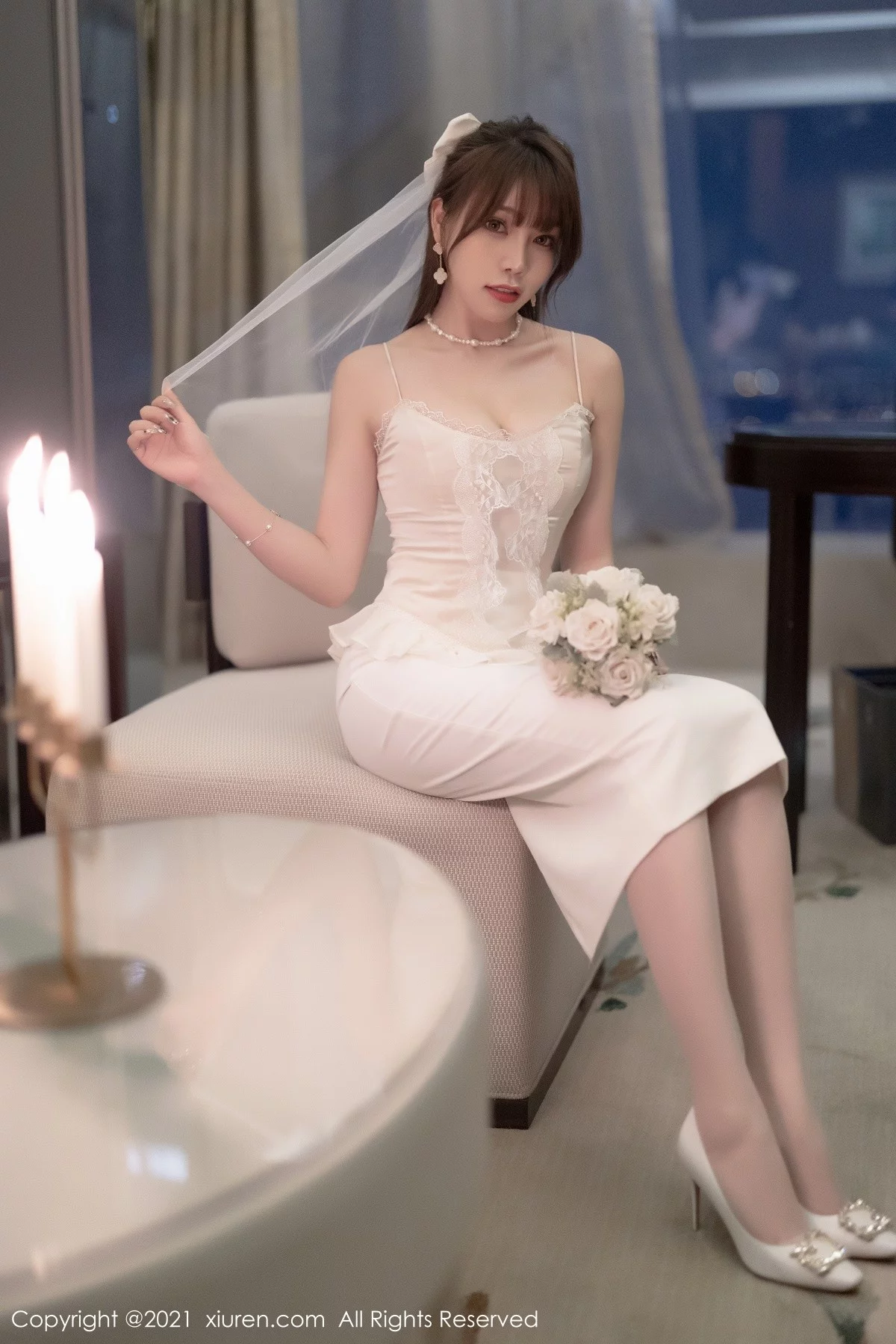 [[XiuRen秀人网]秀人网]No.4269_女神芝芝Booty私房薄透新娘服饰配白丝吊袜秀惹火身材诱惑写真100P