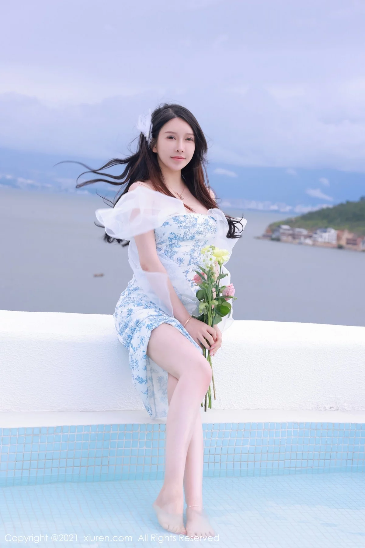 [[XiuRen秀人网]秀人网]No.4401_模特玉兔miki大理洱海旅拍粉色透明长裙秀火辣身材极致诱惑写真54P