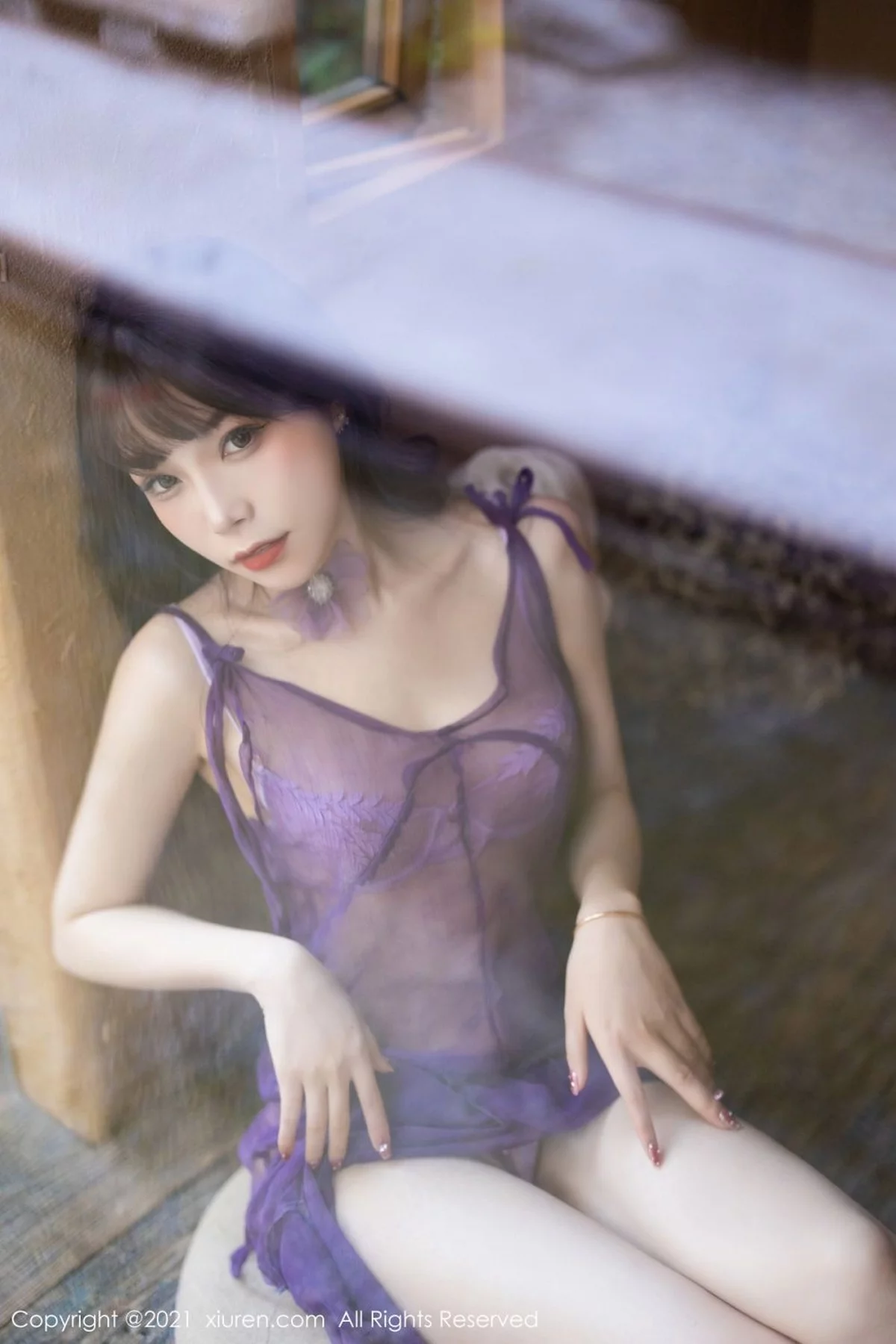 [[XiuRen秀人网]秀人网]No.4410_女神芝芝Booty私房床上脱紫色轻纱长裙露蕾丝内衣迷人诱惑写真78P