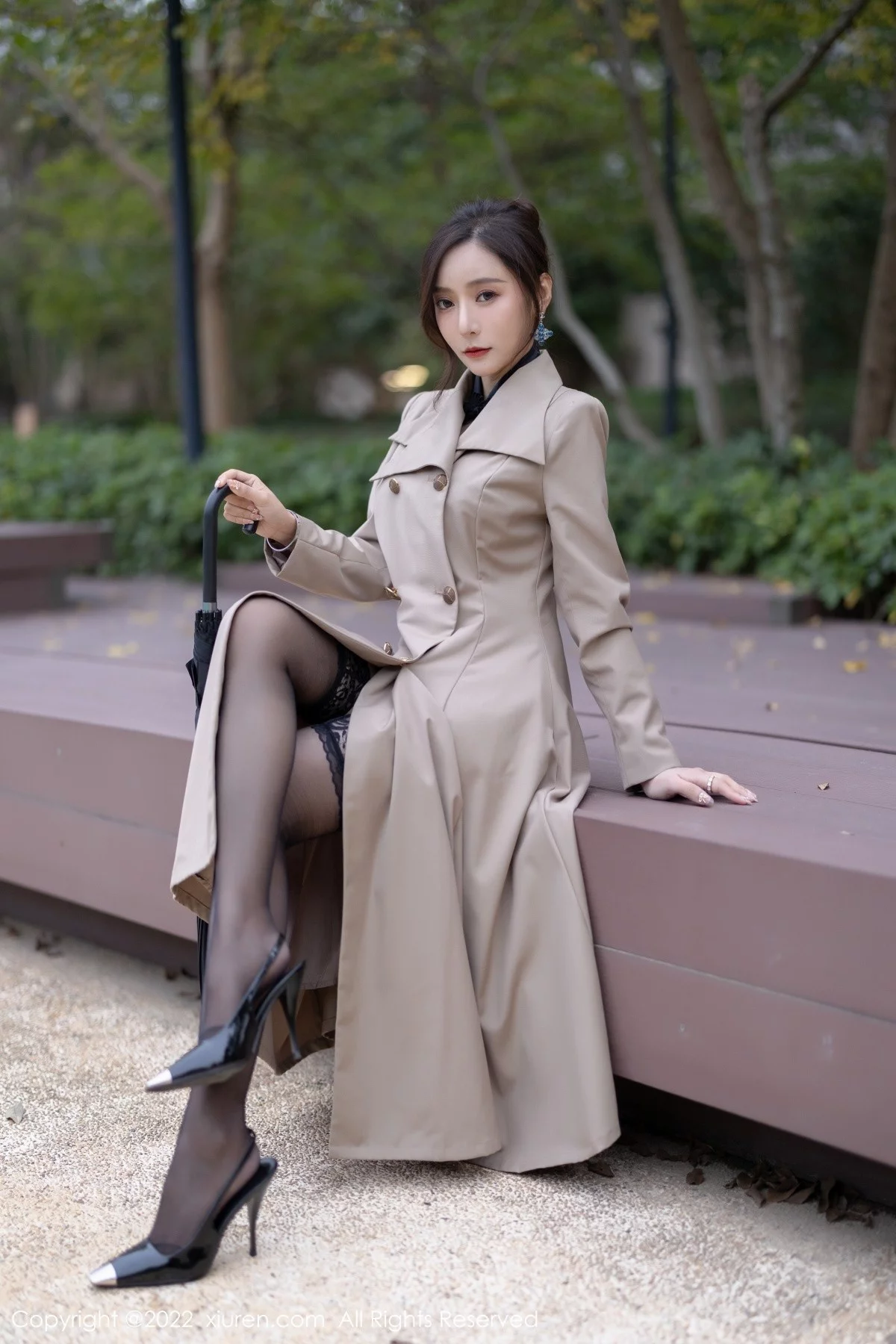 [[XiuRen秀人网]秀人网]No.4417_女神王馨瑶yanni半脱风衣露黑色轻透内衣秀惹火身材诱惑写真94P