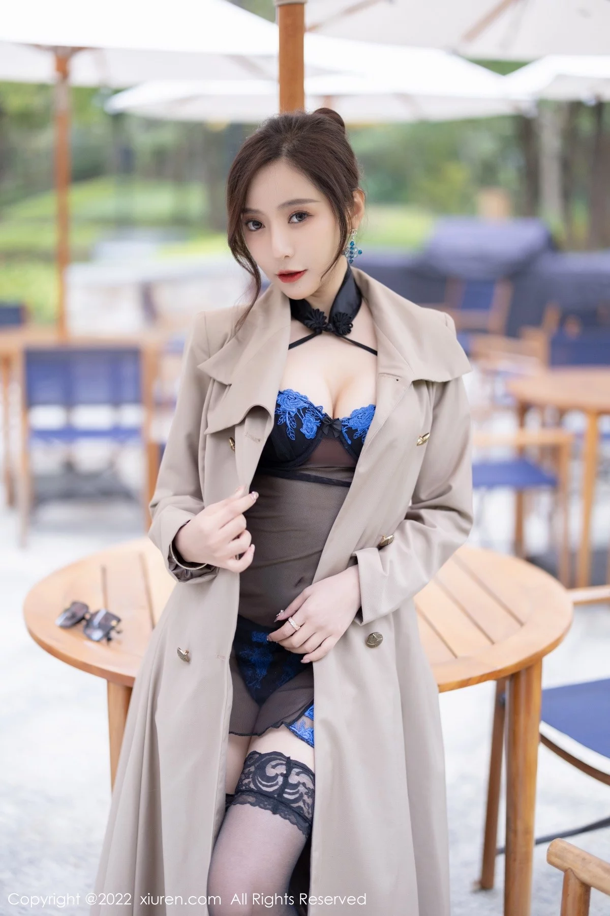 [[XiuRen秀人网]秀人网]No.4417_女神王馨瑶yanni半脱风衣露黑色轻透内衣秀惹火身材诱惑写真94P