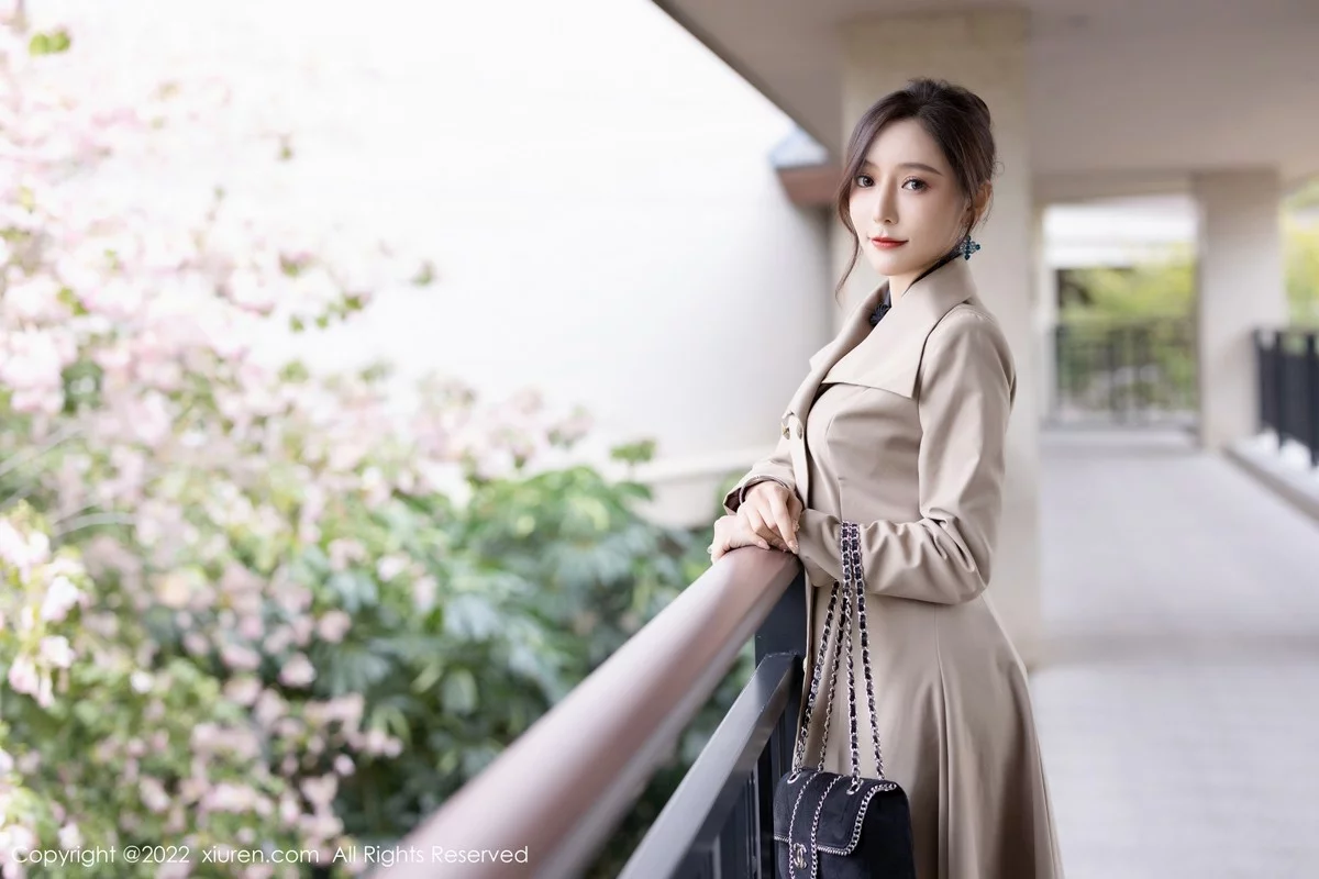 [[XiuRen秀人网]秀人网]No.4417_女神王馨瑶yanni半脱风衣露黑色轻透内衣秀惹火身材诱惑写真94P