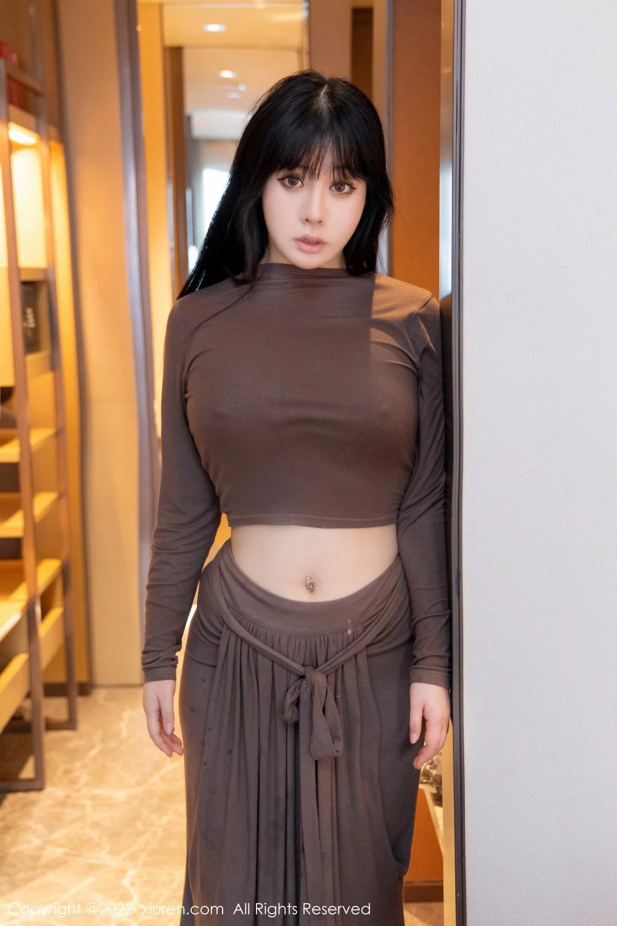 [[XiuRen秀人网]秀人网]No.4418_模特徐媛媛私房脱咖啡色长裙露开档无内黑丝裤袜惹火诱惑写真42P