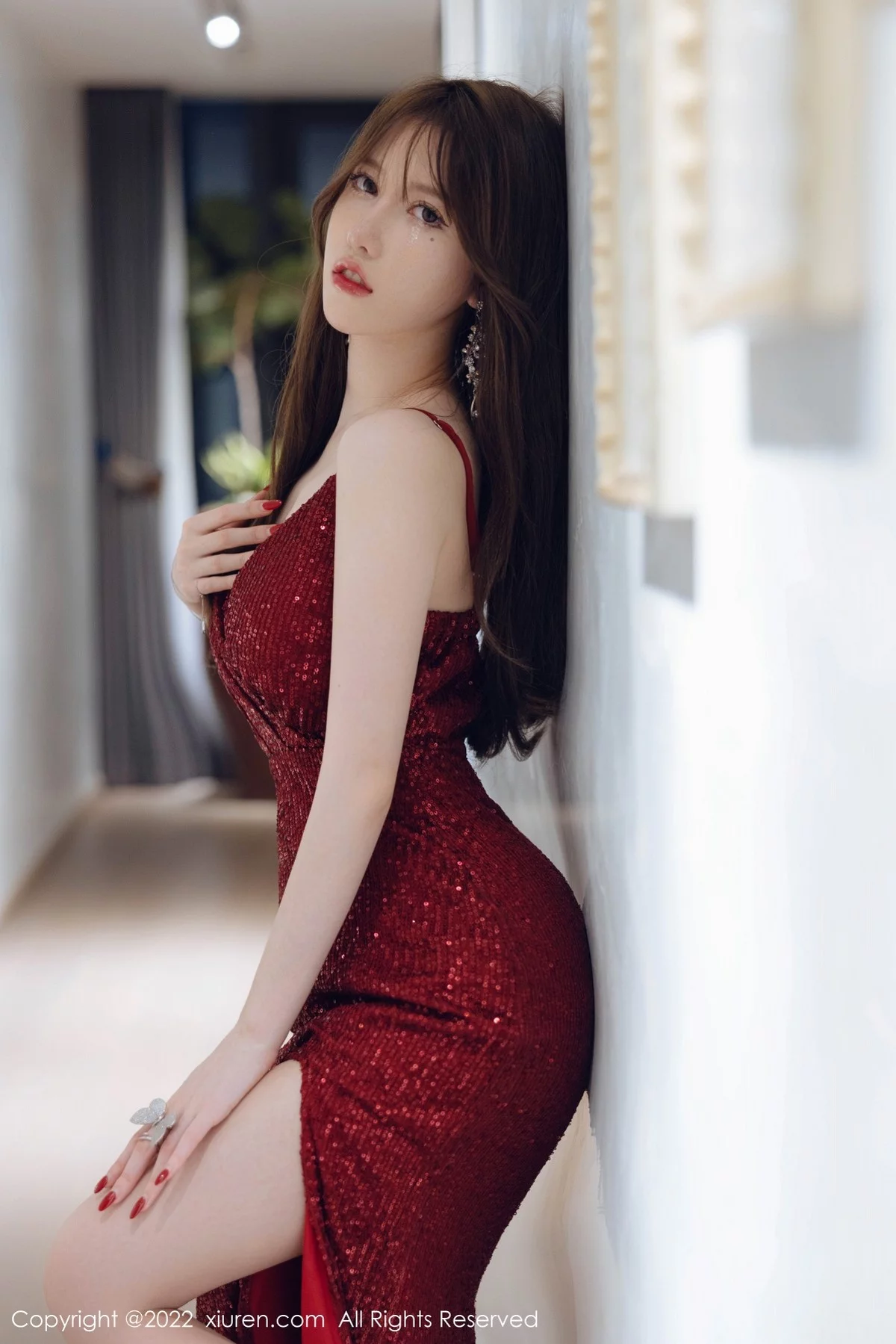 [[XiuRen秀人网]秀人网]No.4429_模特美桃酱私房性感红色低胸长裙配超薄肉丝秀完美身材诱惑写真60P