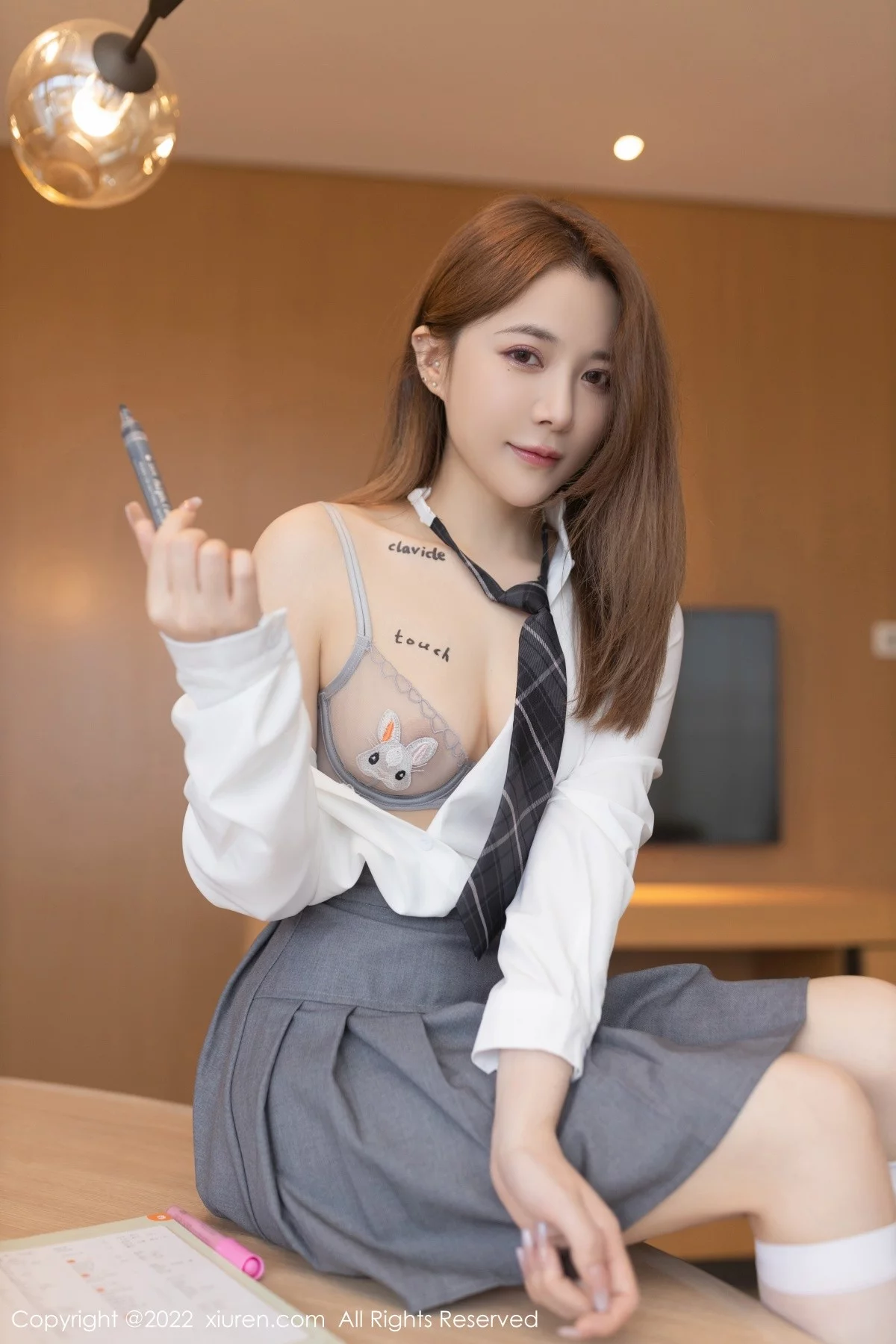 [[XiuRen秀人网]秀人网]No.4436_模特鱼子酱Fish私房脱JK制服露轻透情趣内衣秀完美身材诱惑写真75P