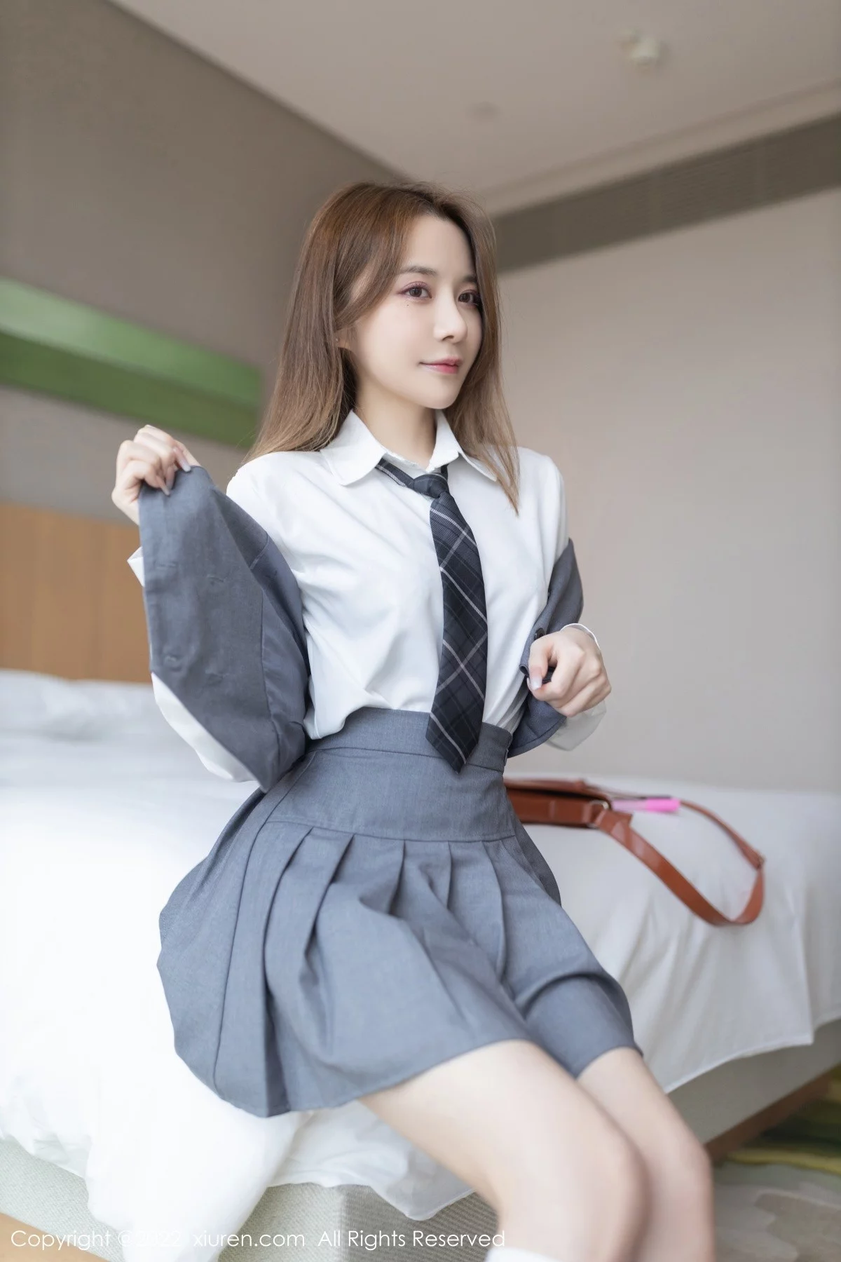 [[XiuRen秀人网]秀人网]No.4436_模特鱼子酱Fish私房脱JK制服露轻透情趣内衣秀完美身材诱惑写真75P
