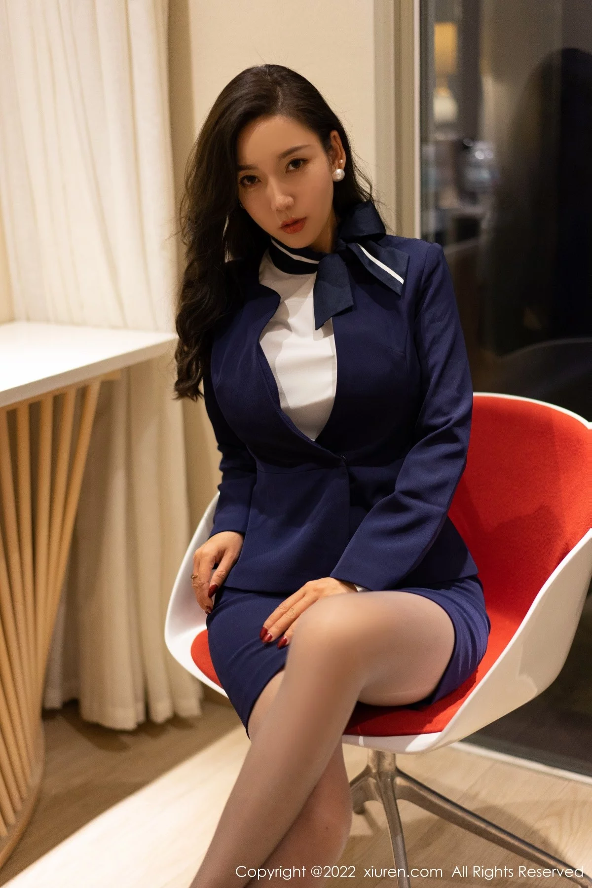 [[XiuRen秀人网]秀人网]No.4478_模特艾静香三亚旅拍深蓝色职业服饰半脱露性感内衣丰满诱惑写真50P