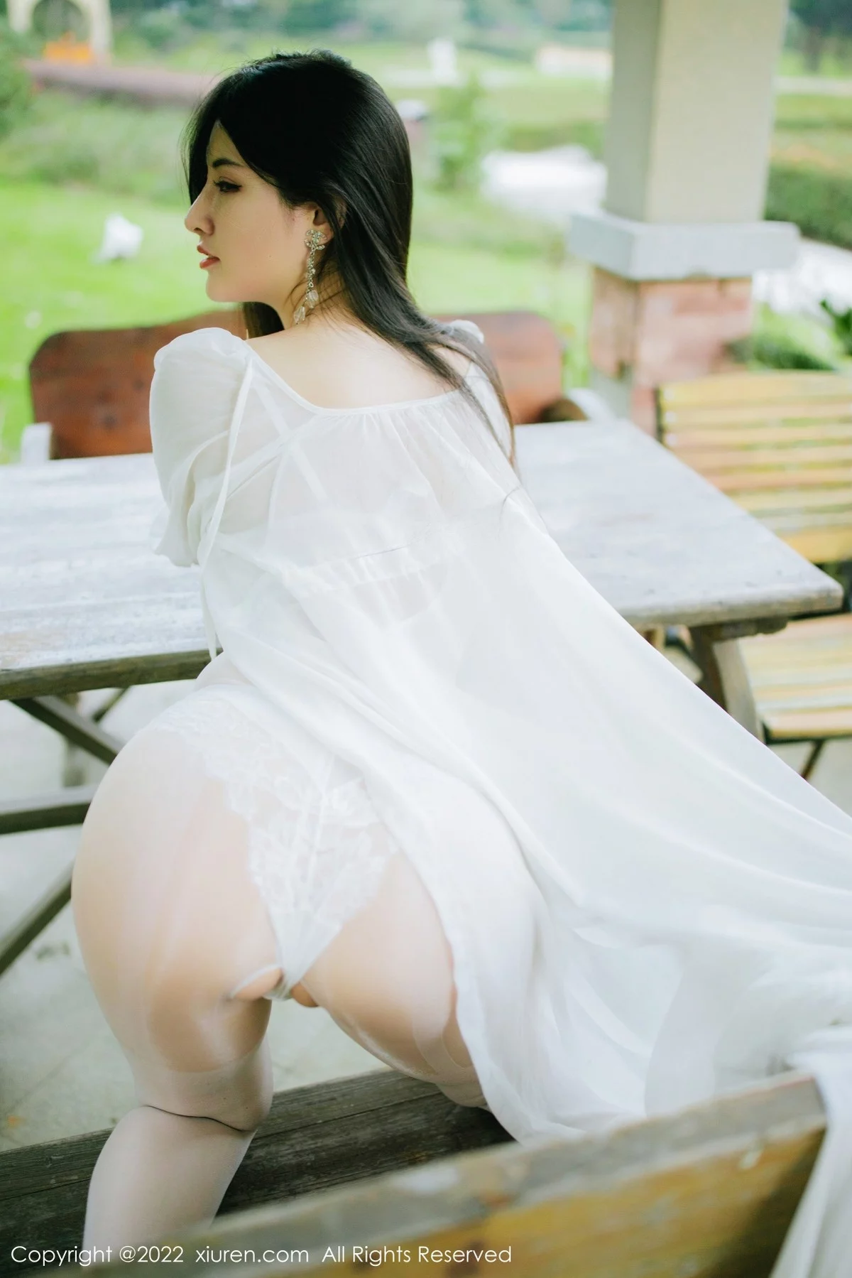 [[XiuRen秀人网]秀人网]No.4476_模特诗诗kiki轻透长衫配蕾丝内衣户外加室内秀丰满身材诱惑写真39P
