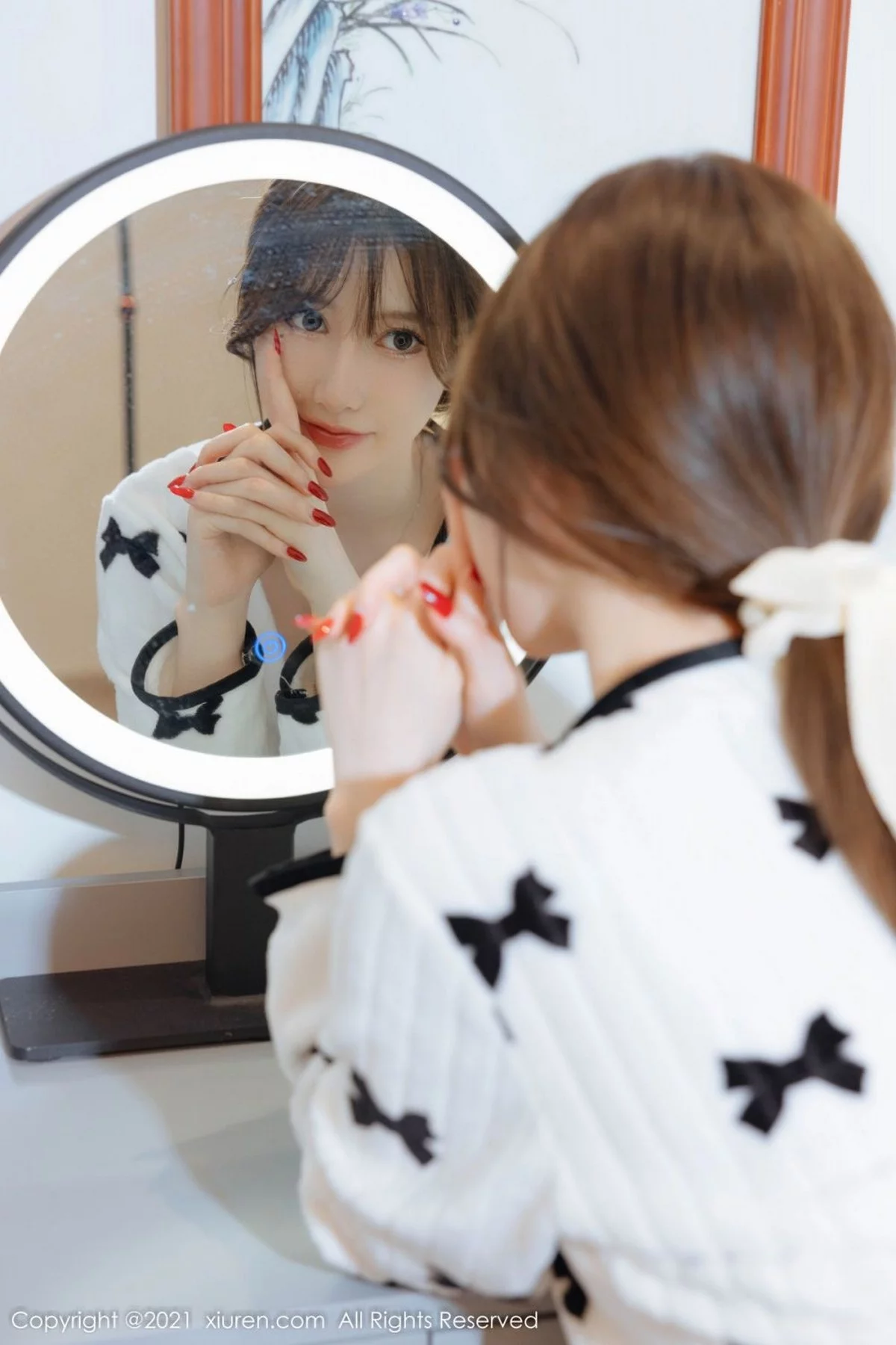 [[XiuRen秀人网]秀人网]No.4365_模特美桃酱女主持主题私房半脱露蕾丝内衣超薄肉丝迷人诱惑写真80P