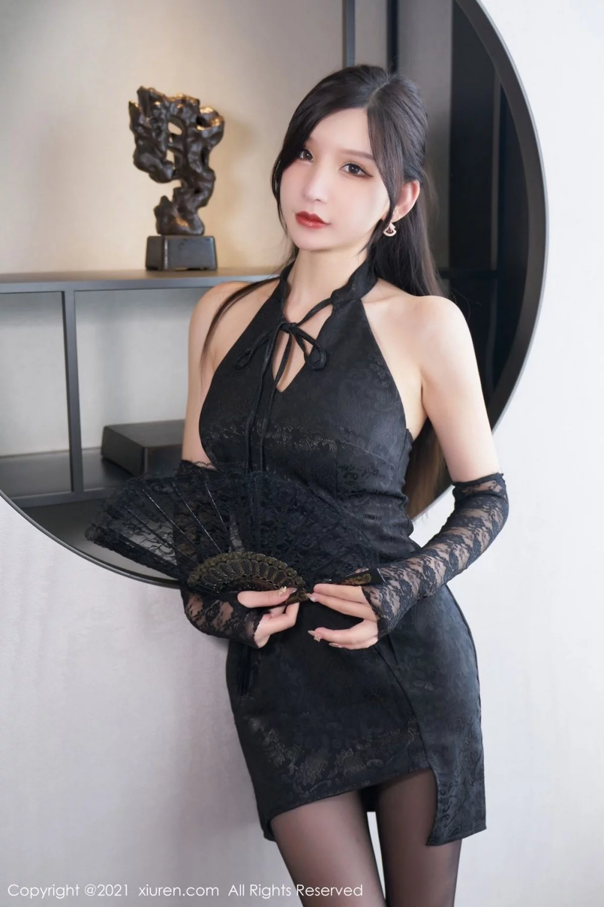 [[XiuRen秀人网]秀人网]No.4373_女神周于希Sally性感黑色礼裙配无内黑丝裤袜秀翘臀美腿诱惑写真84P