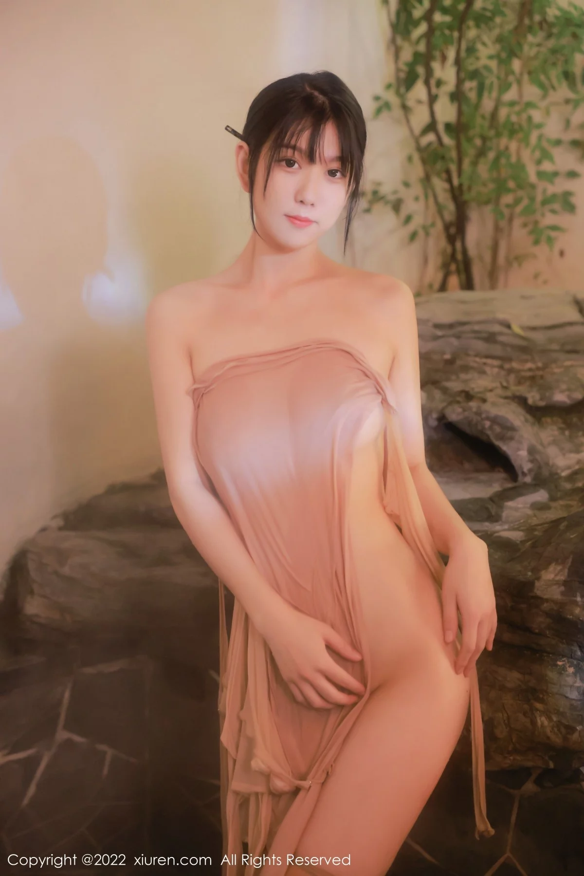 [[XiuRen秀人网]秀人网]No.4503_模特李雅柔182CM温泉主题粉色薄透服饰配无内肉丝湿身诱惑写真48P