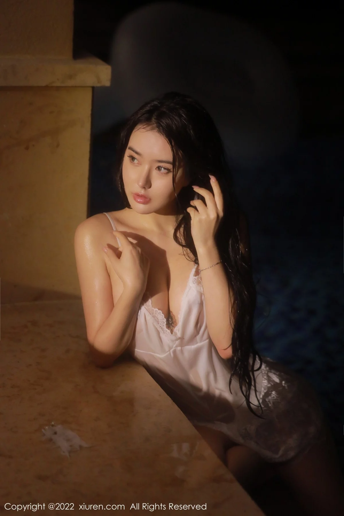 [[XiuRen秀人网]秀人网]No.4504_女神Manuela玛鲁娜三亚旅拍白色情趣连衣裙秀浑圆翘臀诱惑写真61P