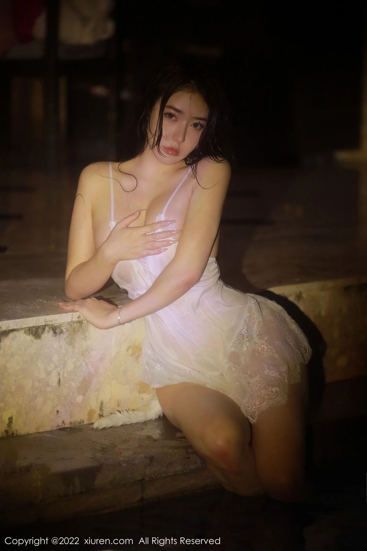 [[XiuRen秀人网]秀人网]No.4504_女神Manuela玛鲁娜三亚旅拍白色情趣连衣裙秀浑圆翘臀诱惑写真61P