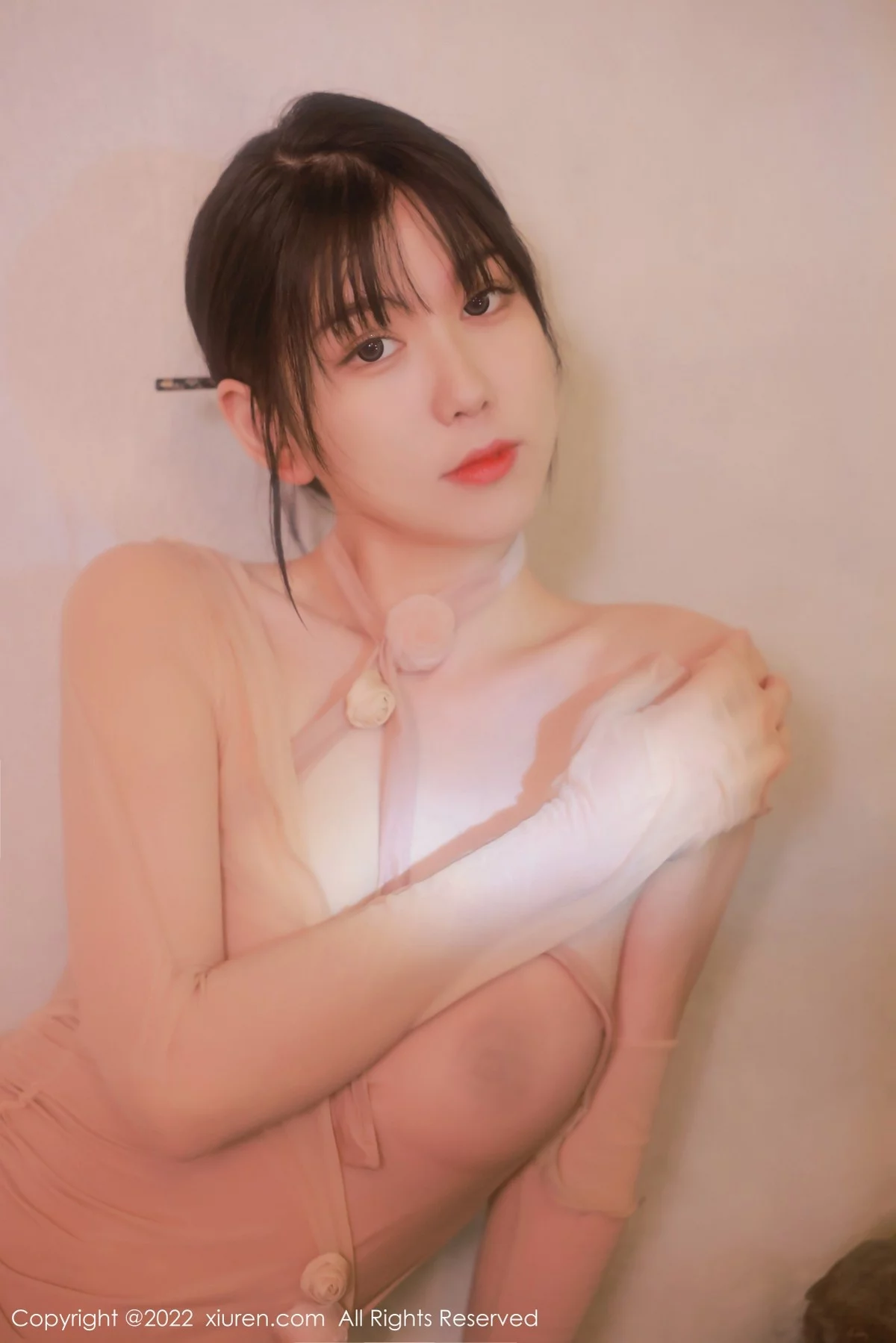 [[XiuRen秀人网]秀人网]No.4503_模特李雅柔182CM温泉主题粉色薄透服饰配无内肉丝湿身诱惑写真48P