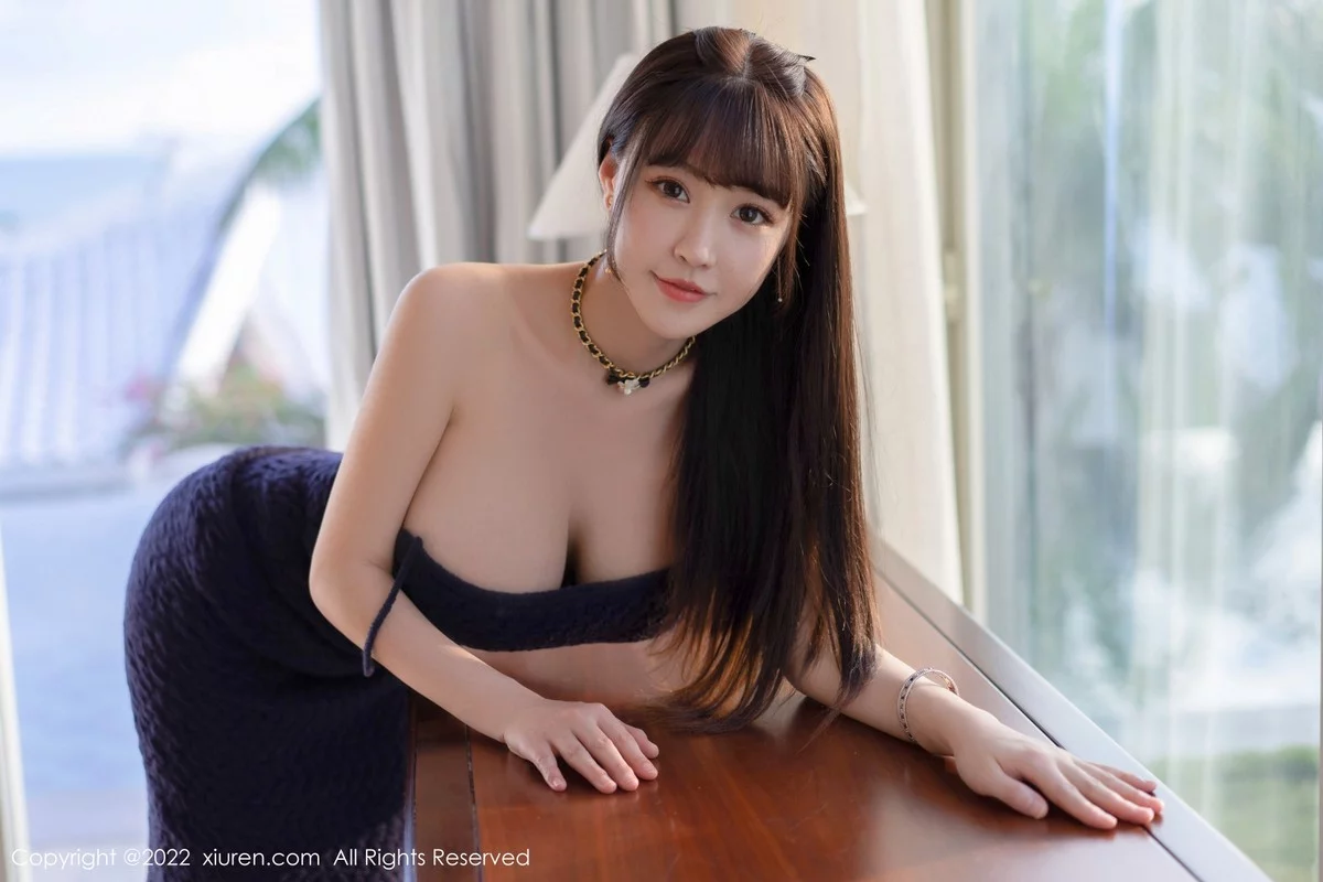 [[XiuRen秀人网]秀人网]No.4561_女神朱可儿Flora三亚旅拍深色低胸吊带长裙露丰满身材诱惑写真58P