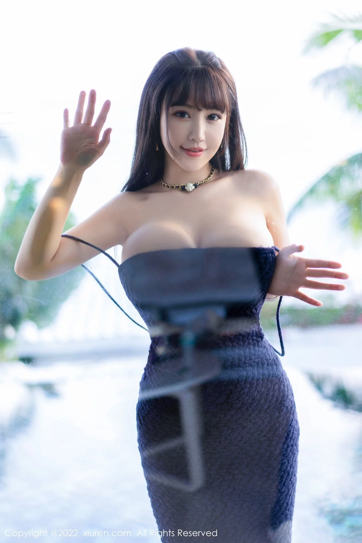 [[XiuRen秀人网]秀人网]No.4561_女神朱可儿Flora三亚旅拍深色低胸吊带长裙露丰满身材诱惑写真58P