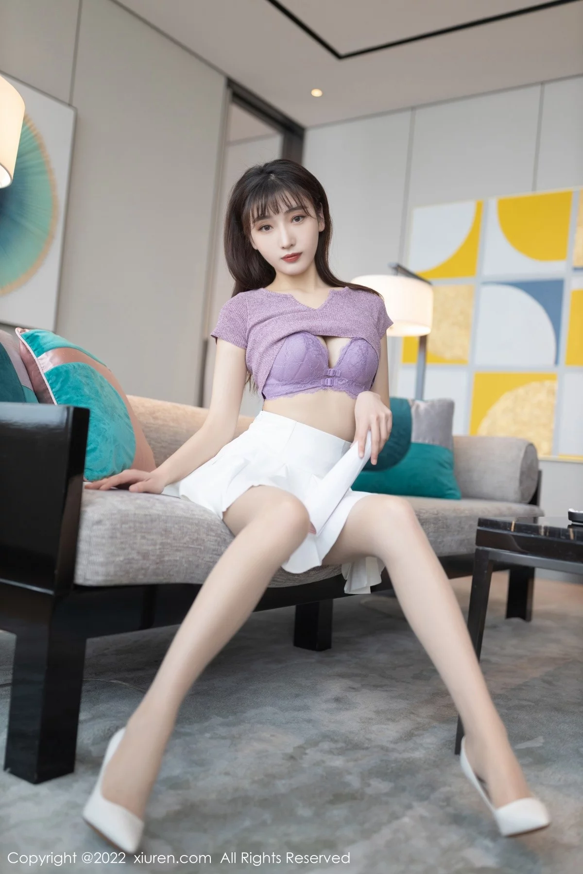 [[XiuRen秀人网]秀人网]No.4570_模特陆萱萱角色扮演主题紫色上衣半脱露紫色内衣撩人诱惑写真79P