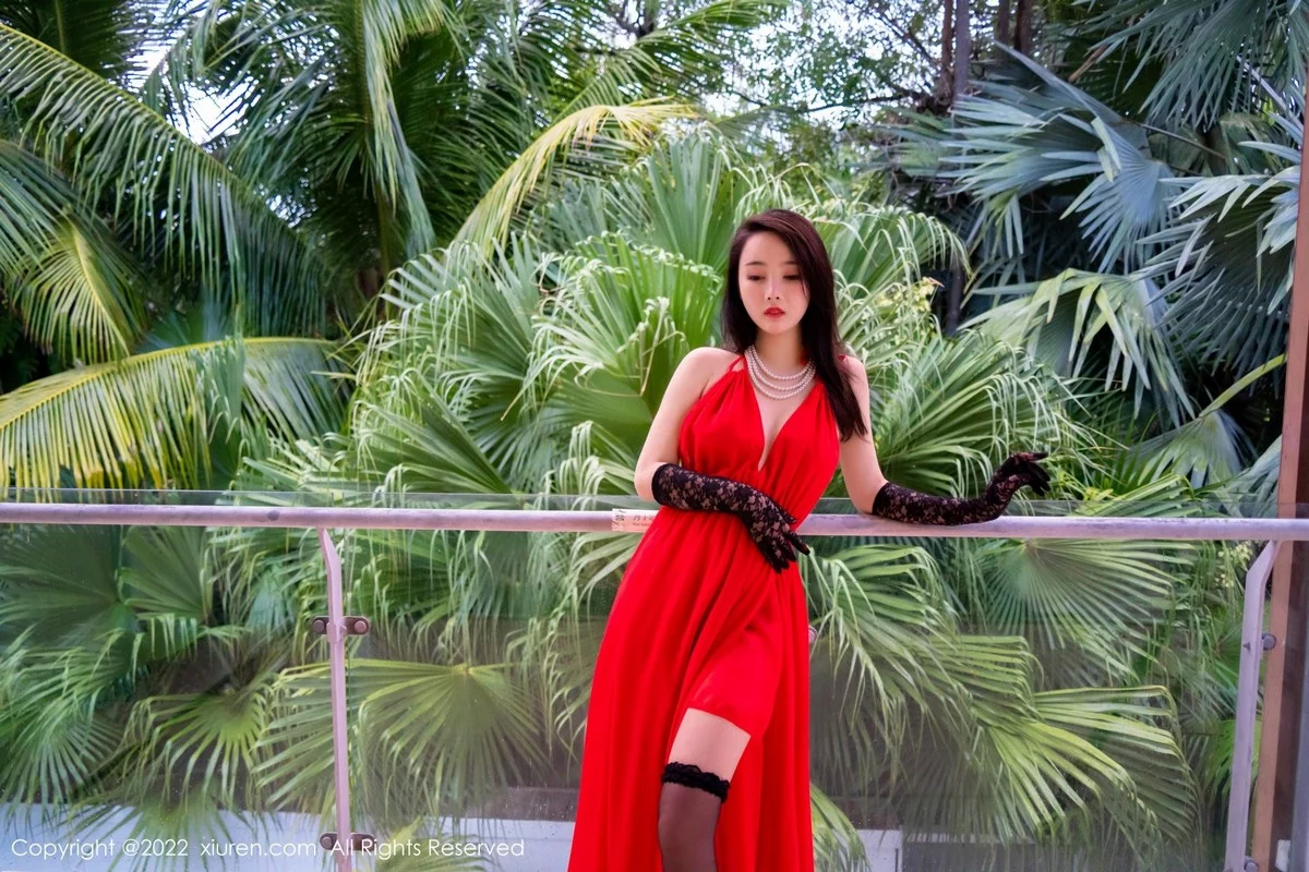 [[XiuRen秀人网]秀人网]No.4571_模特Summer宝宝性感红色连衣裙配黑色蕾丝袜秀美腿诱惑写真48P
