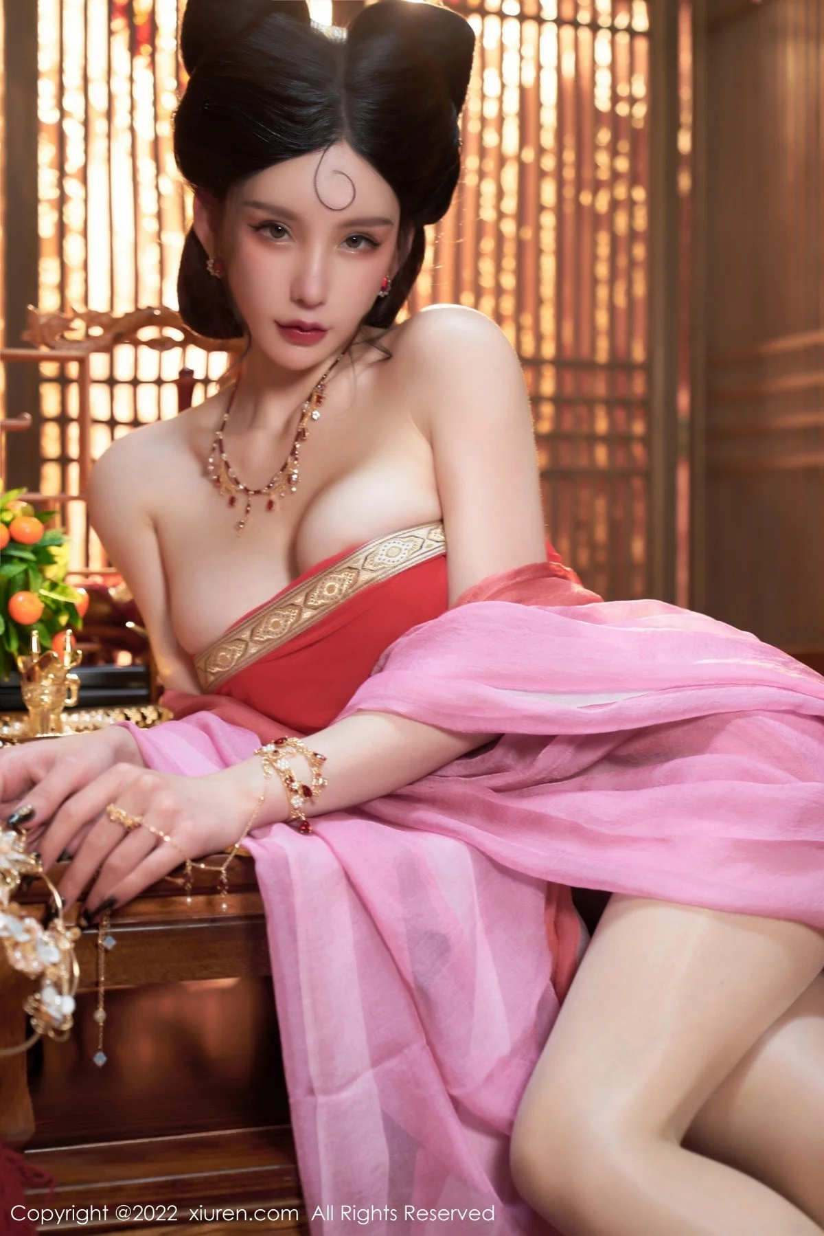 [[XiuRen秀人网]秀人网]No.4575_女神周于希Sally三亚旅拍妲己角色扮演古装服饰性感迷人写真74P