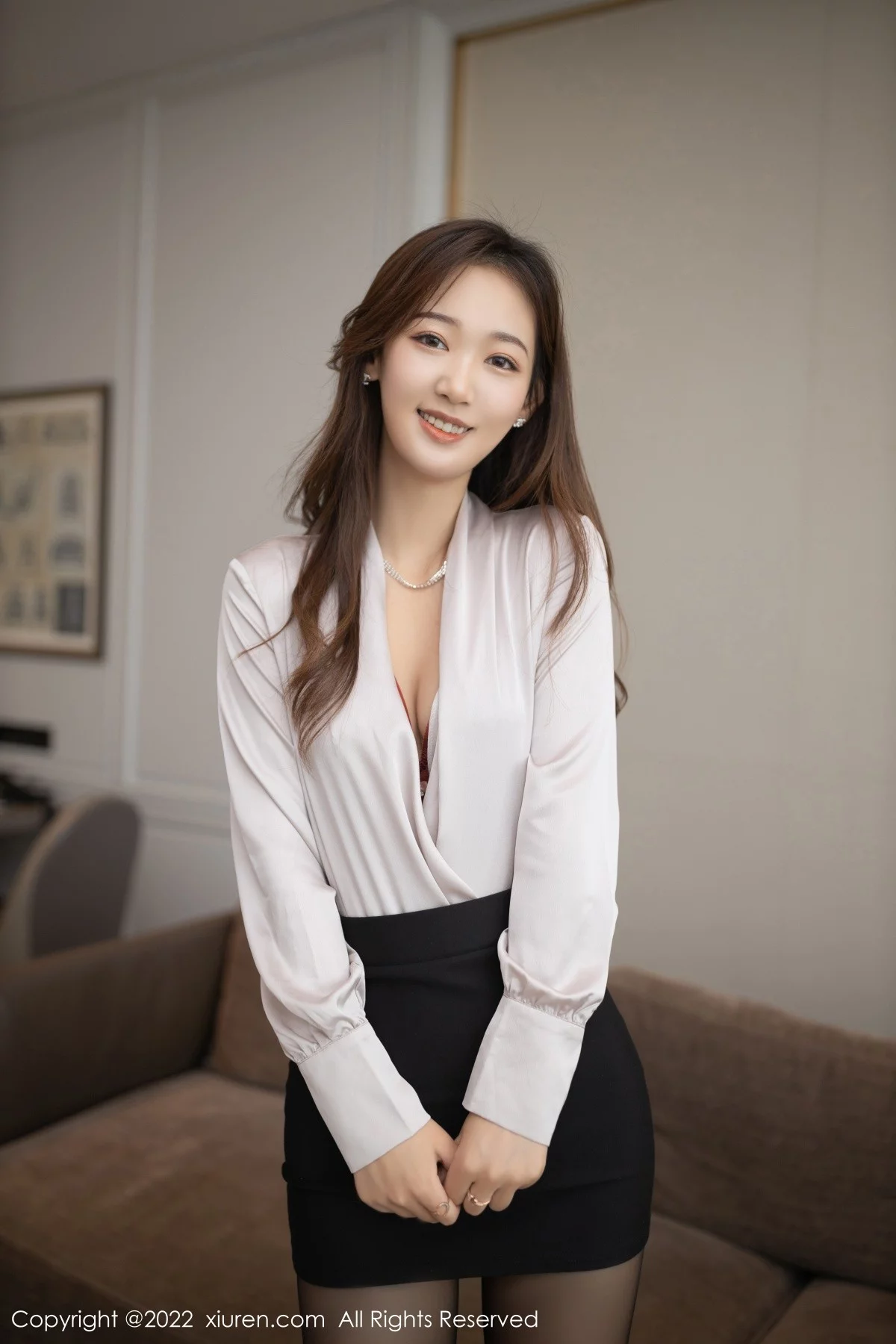 [[XiuRen秀人网]秀人网]No.4485_模特唐安琪角色扮演主题私房无内黑丝裤袜秀翘臀屁沟诱惑写真87P