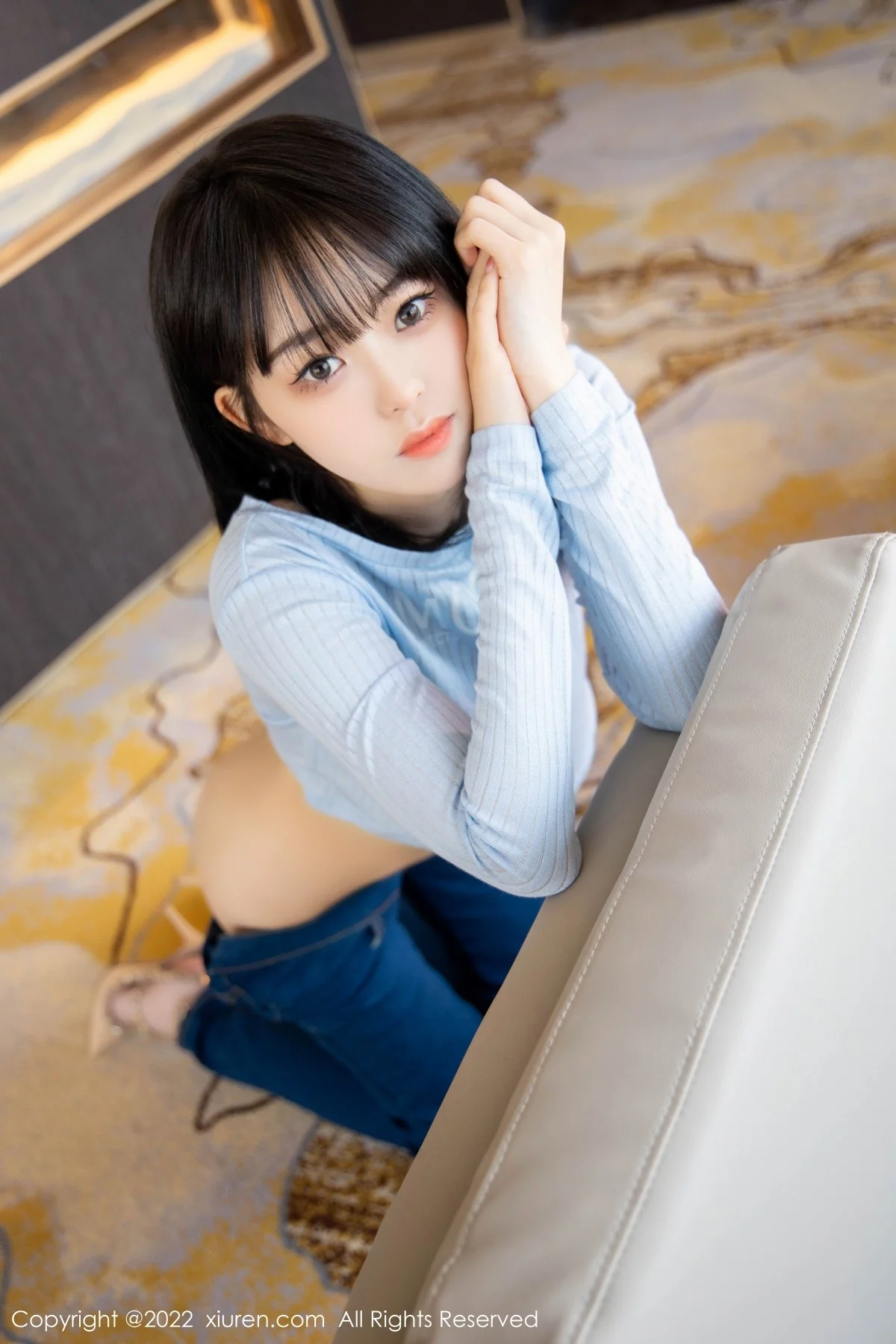 [[XiuRen秀人网]秀人网]No.4584_模特奶瓶蓝色外套配牛仔裤私房半脱秀浑圆翘臀极致诱惑写真94P