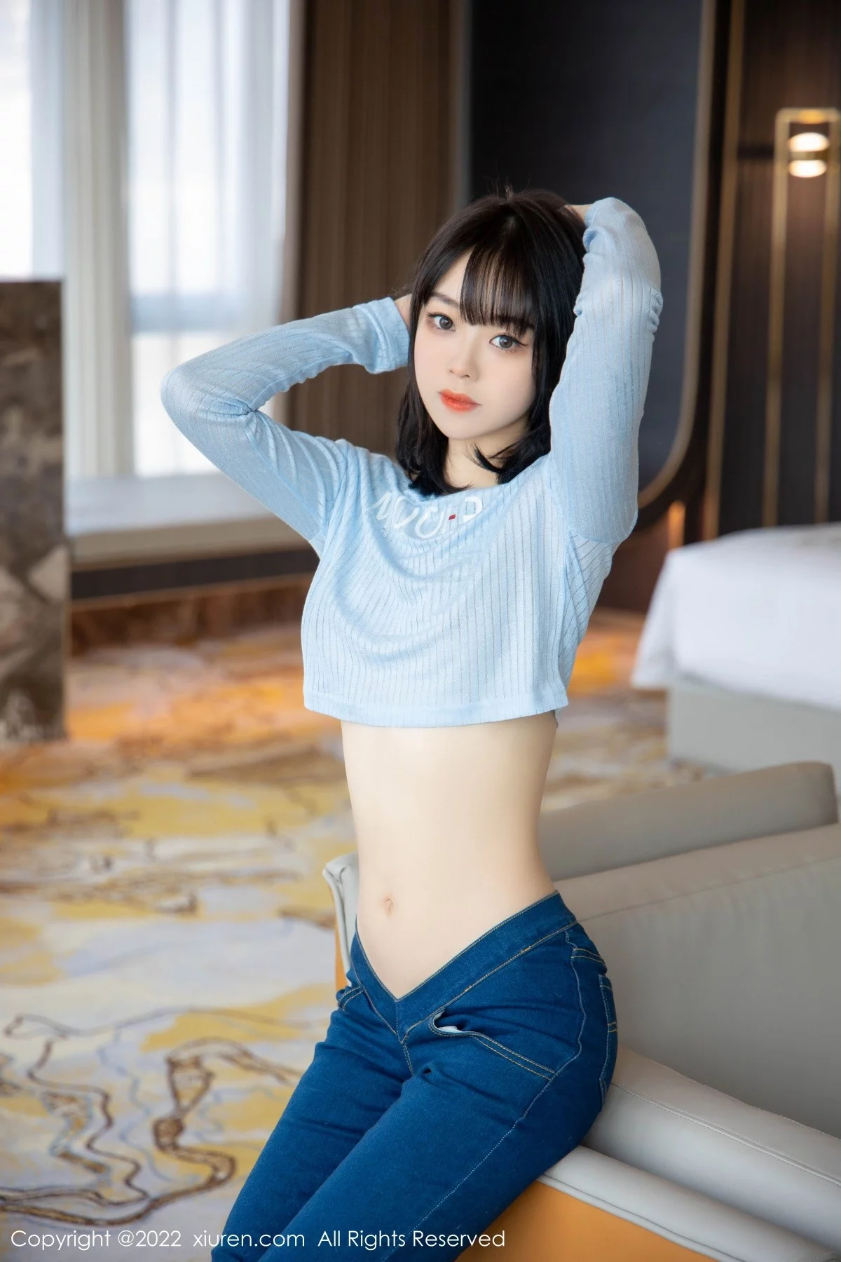 [[XiuRen秀人网]秀人网]No.4584_模特奶瓶蓝色外套配牛仔裤私房半脱秀浑圆翘臀极致诱惑写真94P