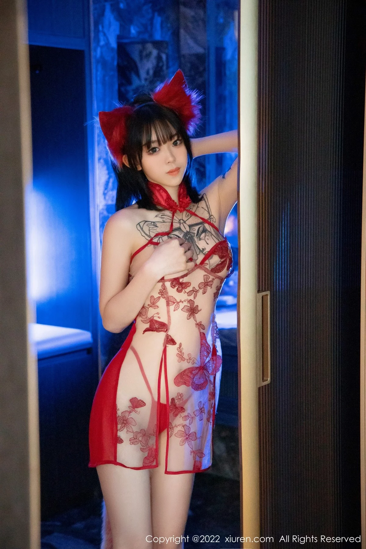 [[XiuRen秀人网]秀人网]No.4634_模特奶瓶魅惑狐狸装扮性感红色轻透服饰秀完美身材诱惑写真64P
