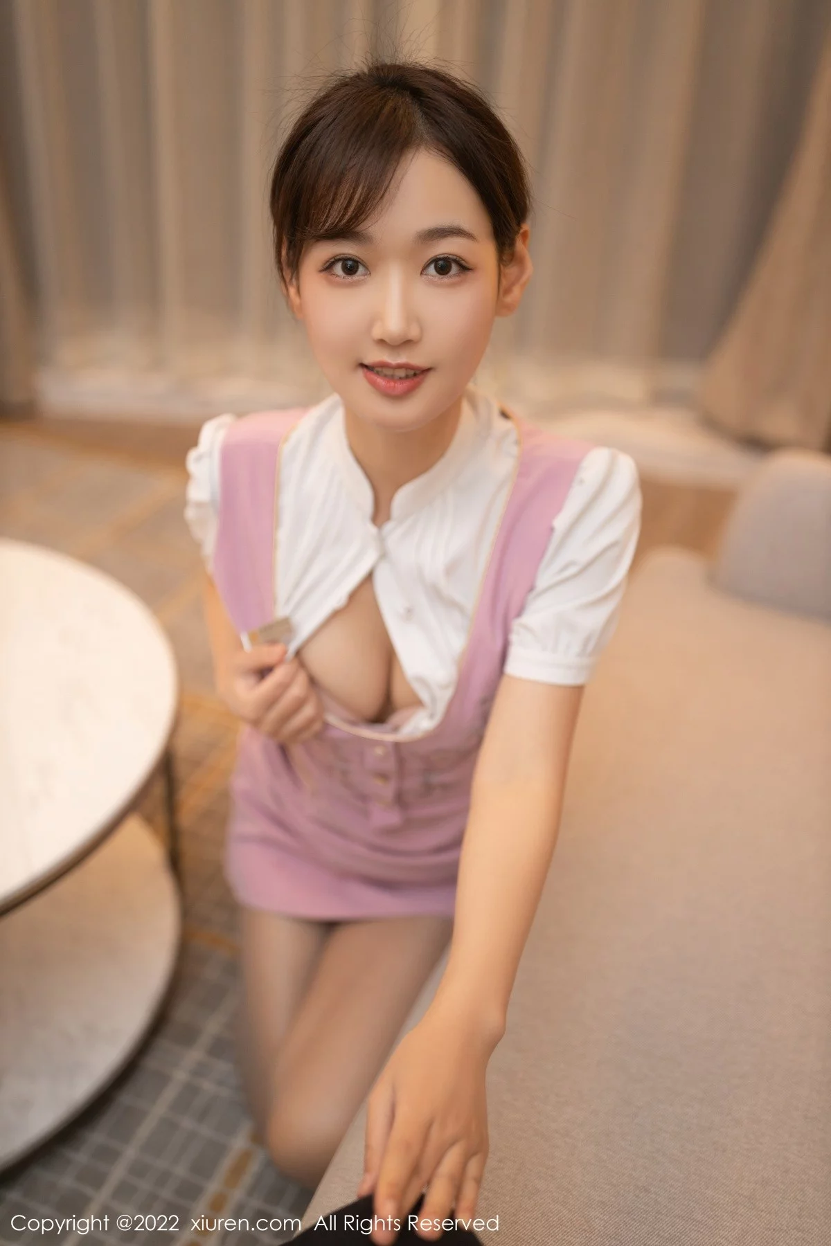 [[XiuRen秀人网]秀人网]No.4647_模特唐安琪珠三角旅拍空姐角色扮演淡粉色内衣配丝袜诱惑写真85P