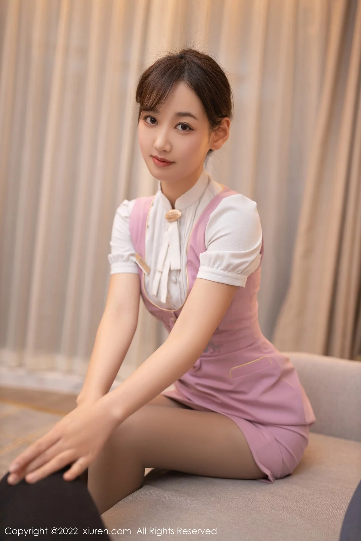 [[XiuRen秀人网]秀人网]No.4647_模特唐安琪珠三角旅拍空姐角色扮演淡粉色内衣配丝袜诱惑写真85P