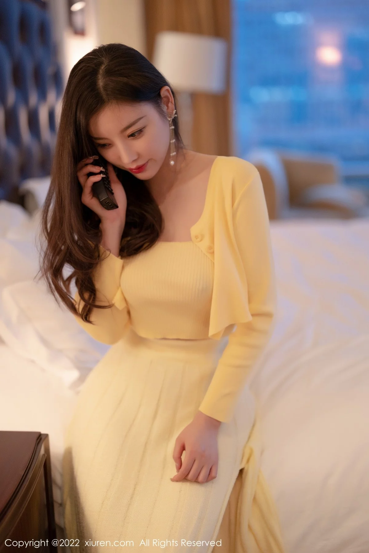 [[XiuRen秀人网]秀人网]No.4654_女神杨晨晨Yome淡黄色上衣配长裙原色丝袜秀完美身材诱惑写真77P