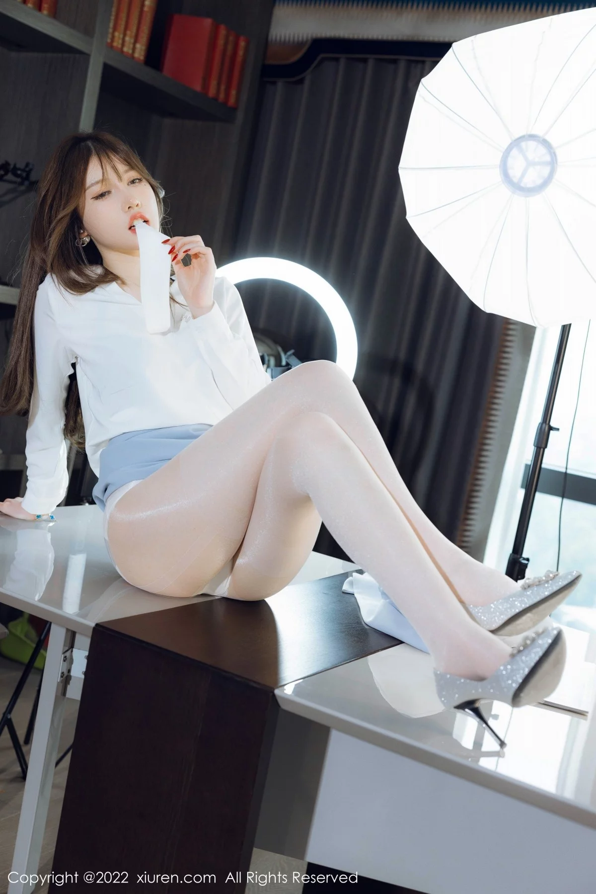[[XiuRen秀人网]秀人网]No.4658_模特美桃酱蓝色制服系列私房半脱露性感内衣超薄肉丝诱惑写真64P
