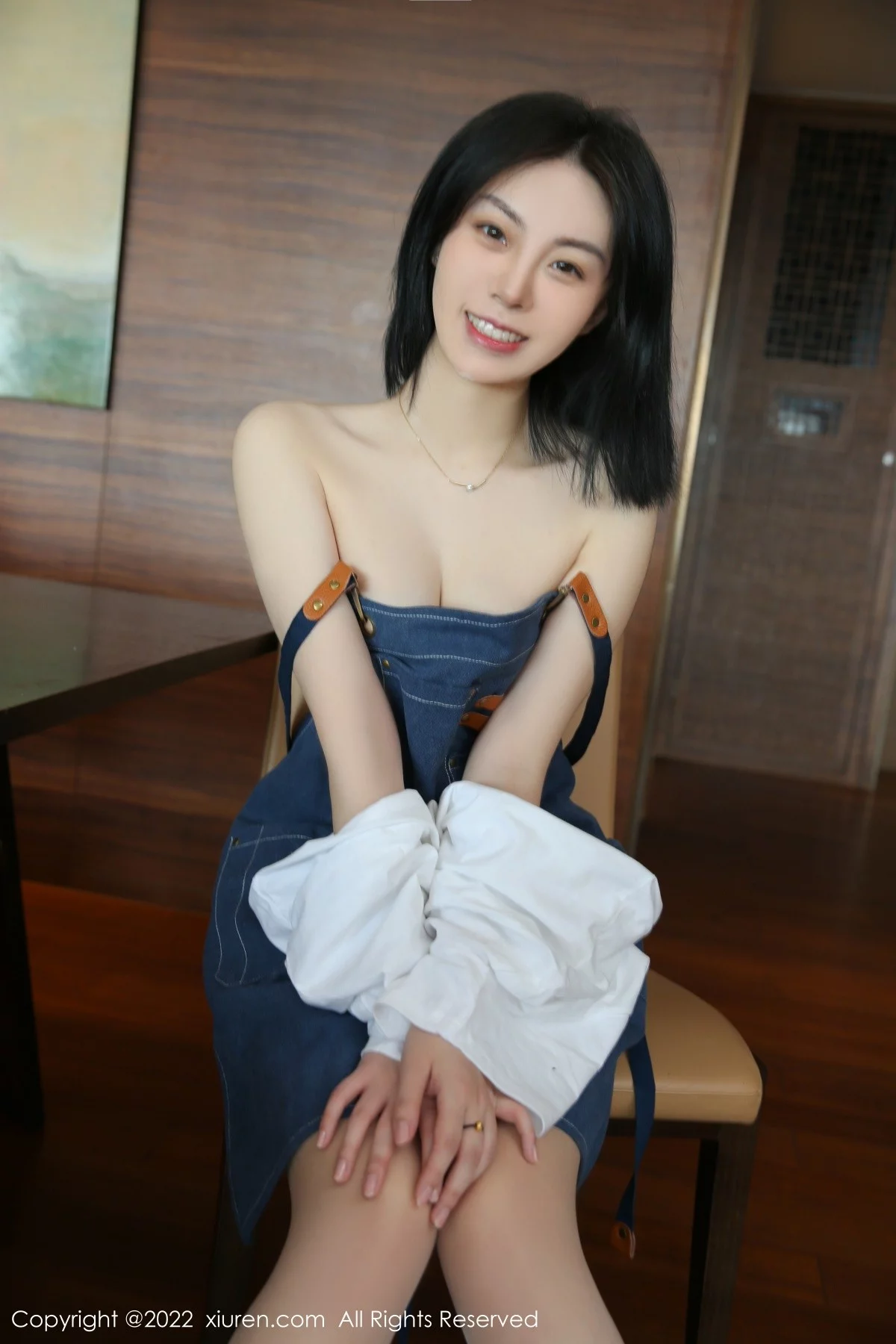 [[XiuRen秀人网]秀人网]No.4667_模特一颗甜蛋黄a私房牛仔布围裙配开档肉丝半脱撩人诱惑写真71P