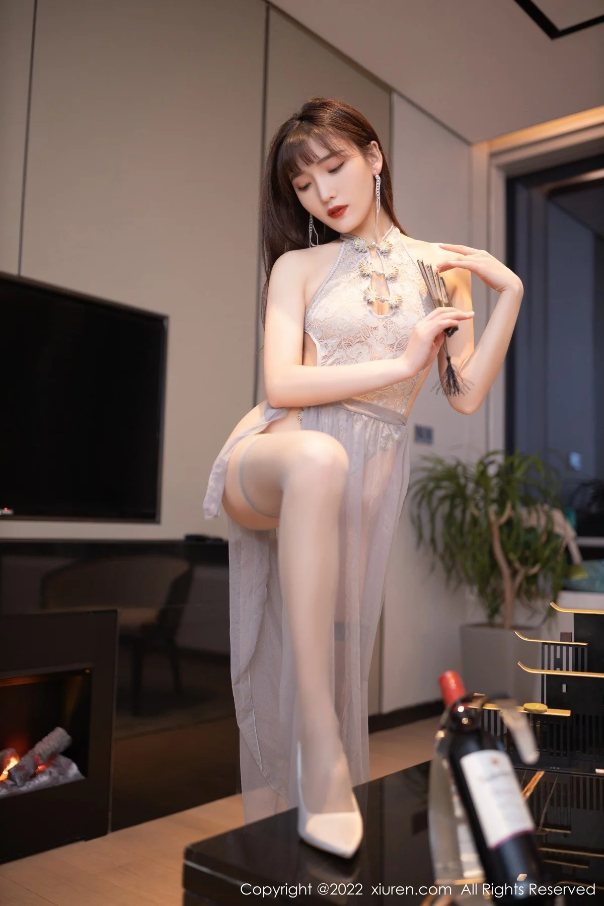 [[XiuRen秀人网]秀人网]No.4592_模特陆萱萱室内场景性感薄纱长裙配诱人灰色丝袜完美诱惑写真78P