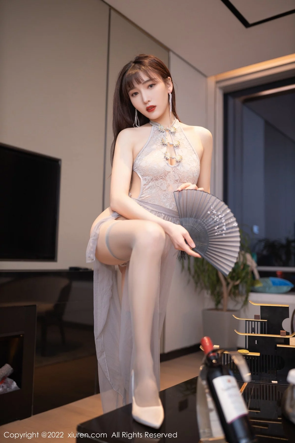 [[XiuRen秀人网]秀人网]No.4592_模特陆萱萱室内场景性感薄纱长裙配诱人灰色丝袜完美诱惑写真78P
