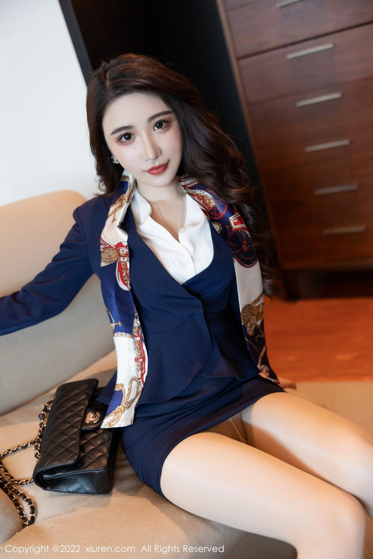 [[XiuRen秀人网]秀人网]No.4591_女神Cherry绯月樱脱深蓝套装露性感蕾丝内衣肉丝裤袜诱惑写真70P