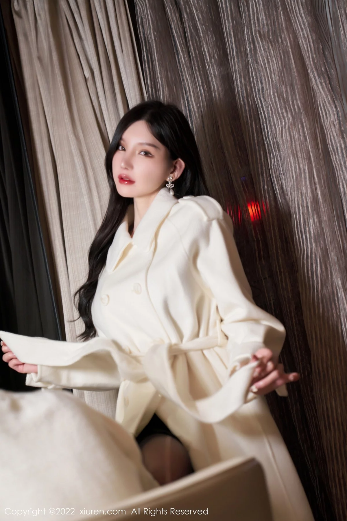 [[XiuRen秀人网]秀人网]No.4594_女神周于希Sally三亚旅拍性感黑色吊裙配黑丝吊袜撩人诱惑写真70P
