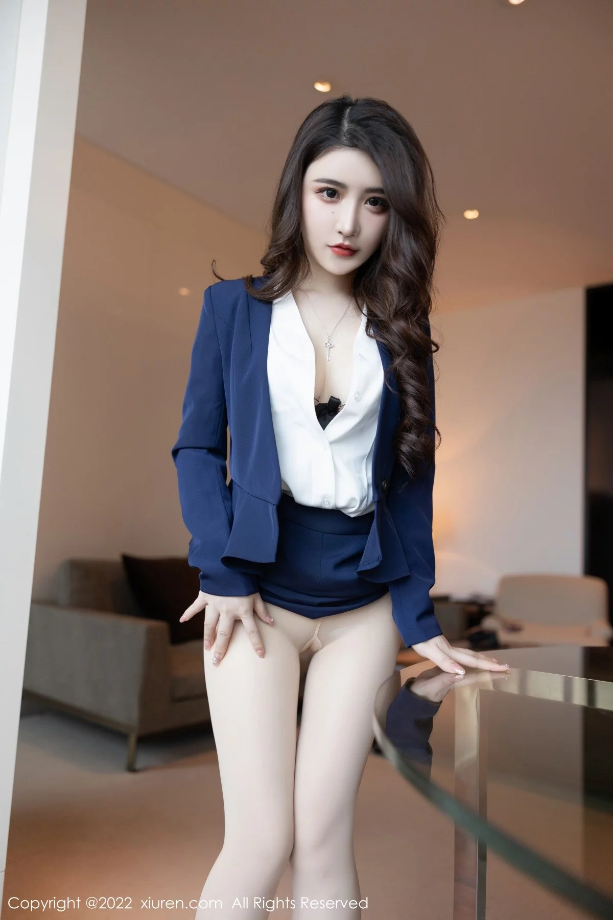 [[XiuRen秀人网]秀人网]No.4591_女神Cherry绯月樱脱深蓝套装露性感蕾丝内衣肉丝裤袜诱惑写真70P