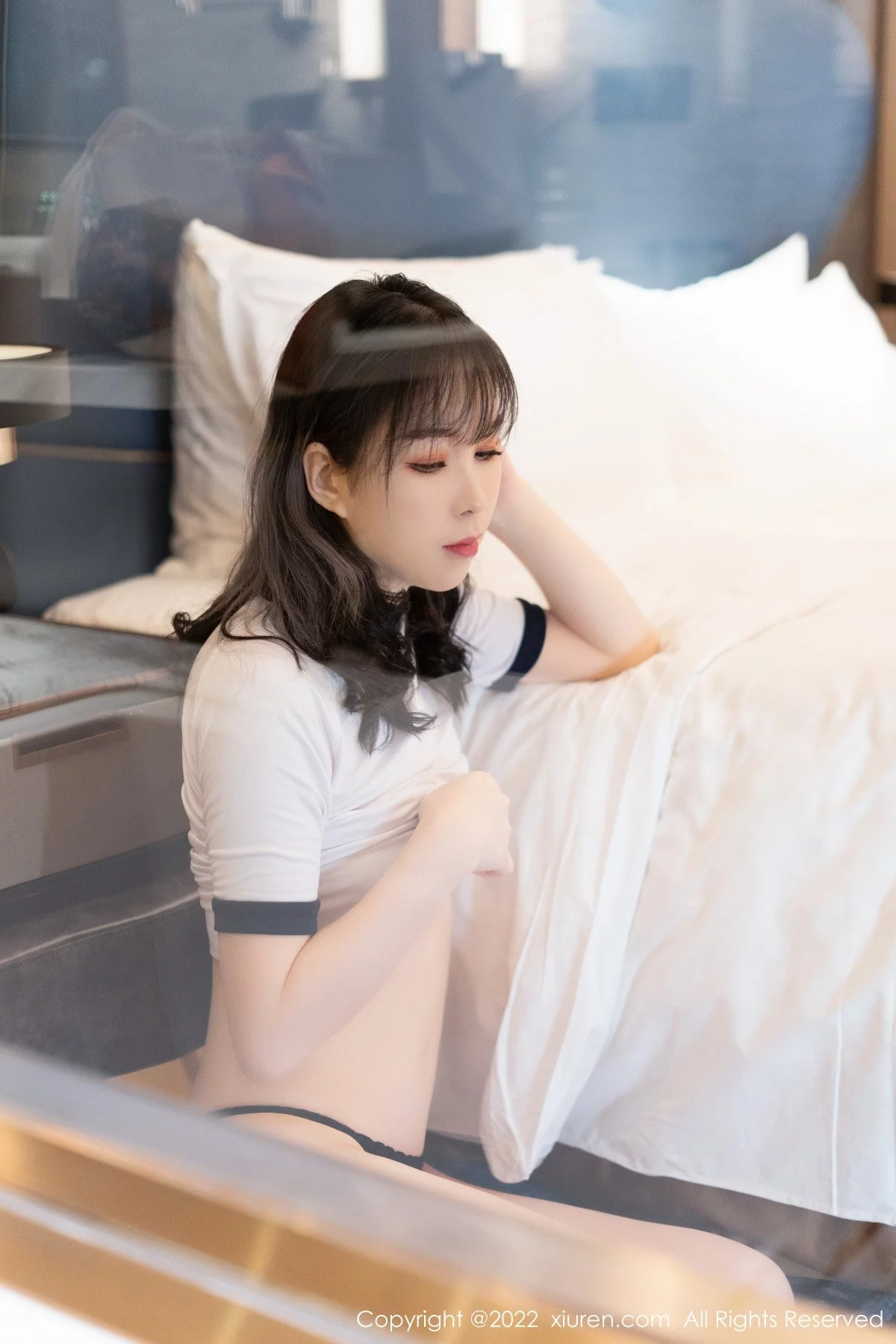 [[XiuRen秀人网]秀人网]No.4684_新人模特杨倩倩性感白色收身衣配蕾丝内裤秀完美身材诱惑写真44P