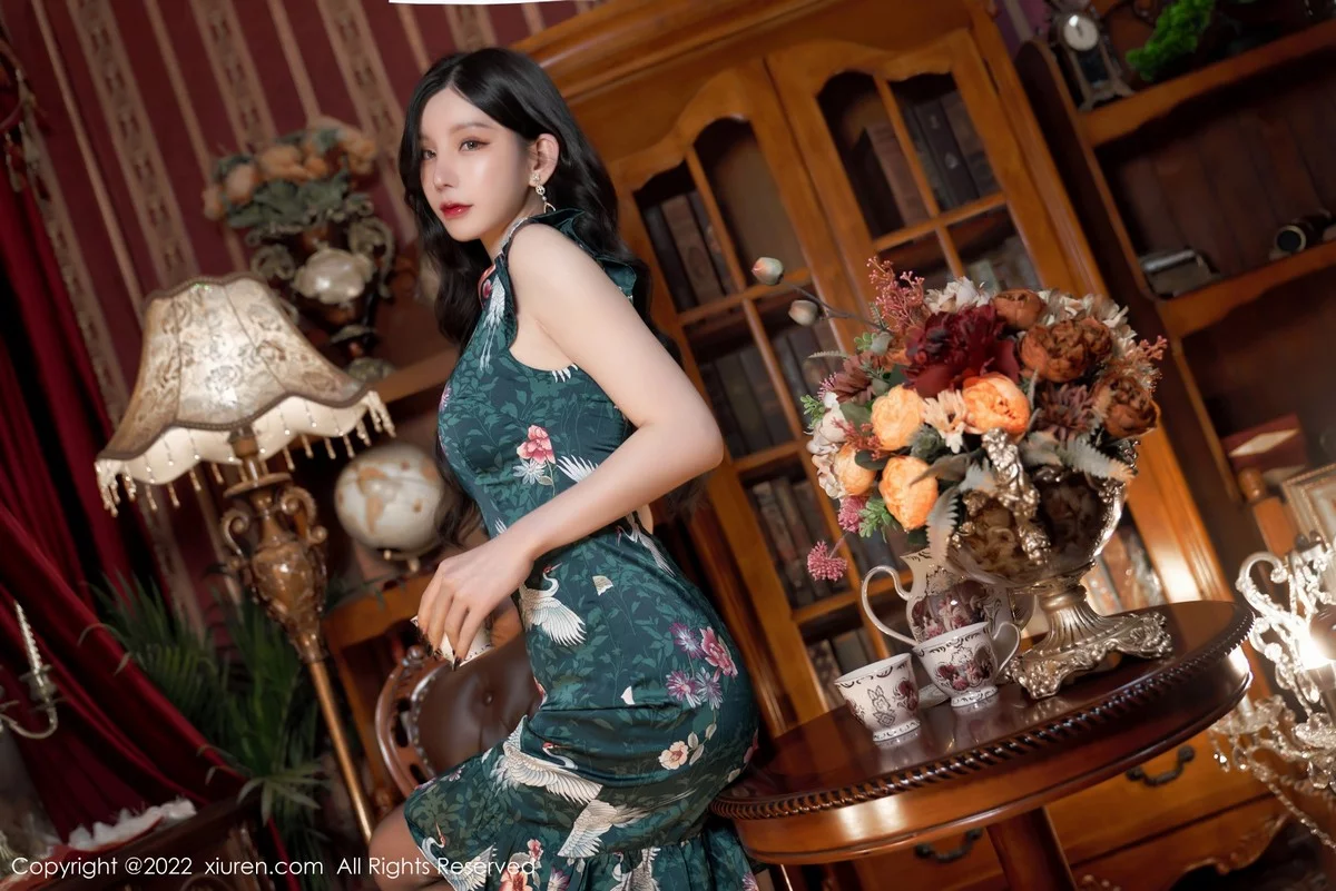 [[XiuRen秀人网]秀人网]No.4695_女神周于希Sally三亚旅拍脱旗袍露性感内衣无内黑丝极致魅惑写真80P