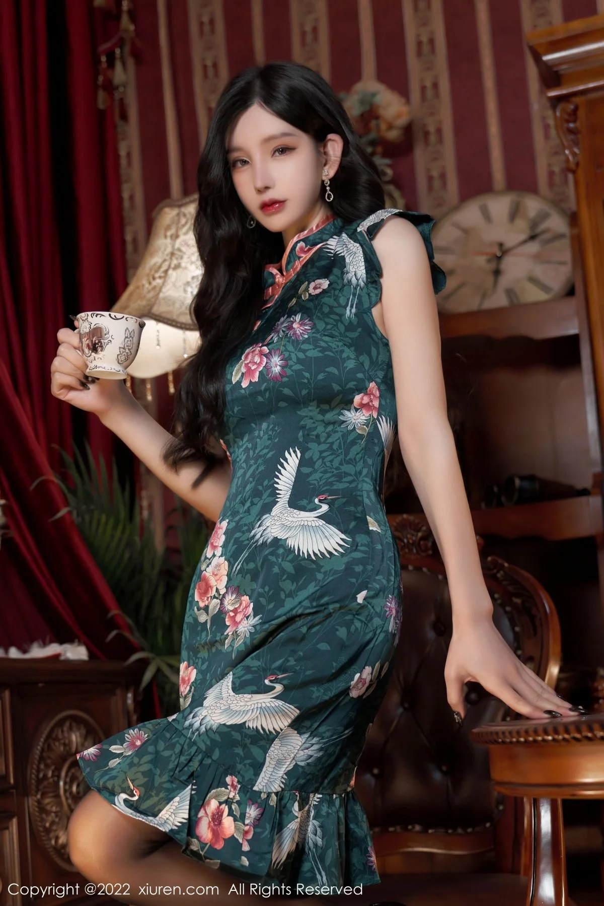 [[XiuRen秀人网]秀人网]No.4695_女神周于希Sally三亚旅拍脱旗袍露性感内衣无内黑丝极致魅惑写真80P