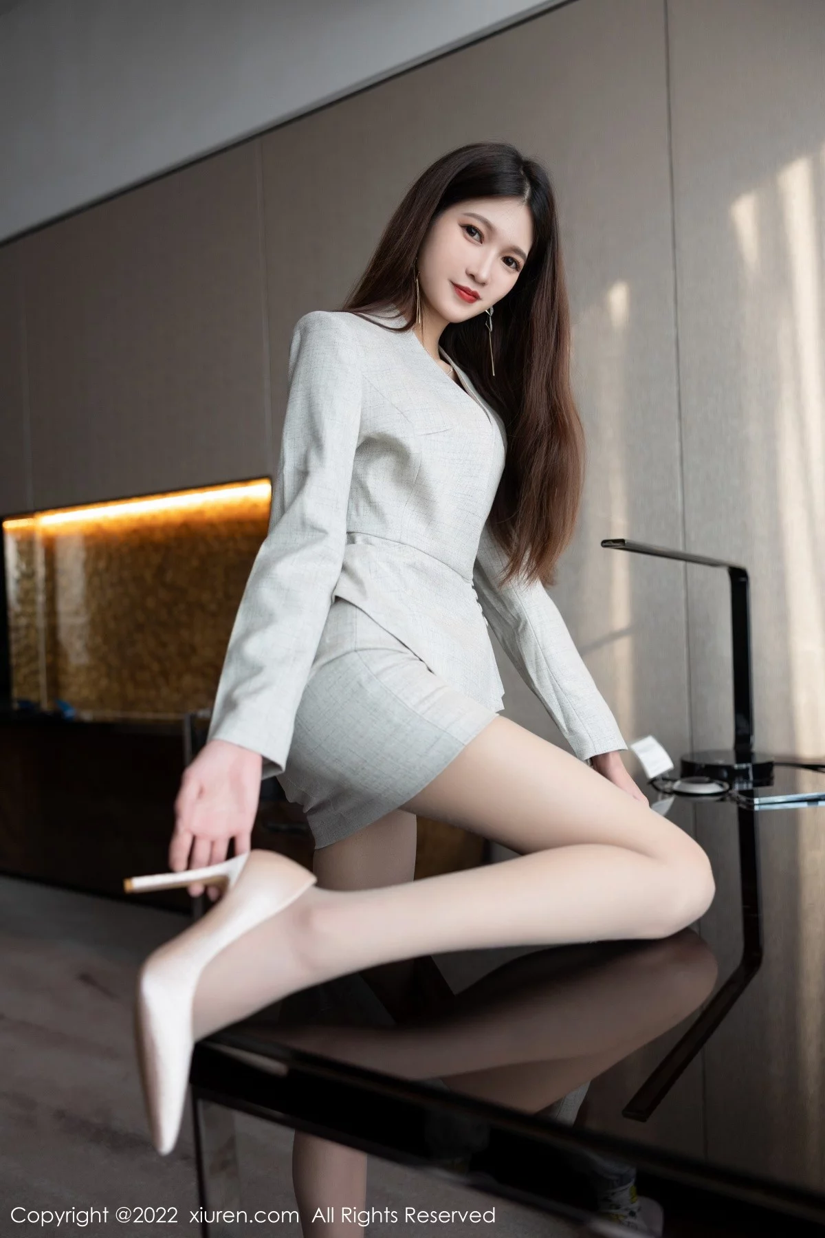 [[XiuRen秀人网]秀人网]No.4713_模特程程程私房脱制服套装露暗红色蕾丝内衣超薄肉丝诱惑写真74P