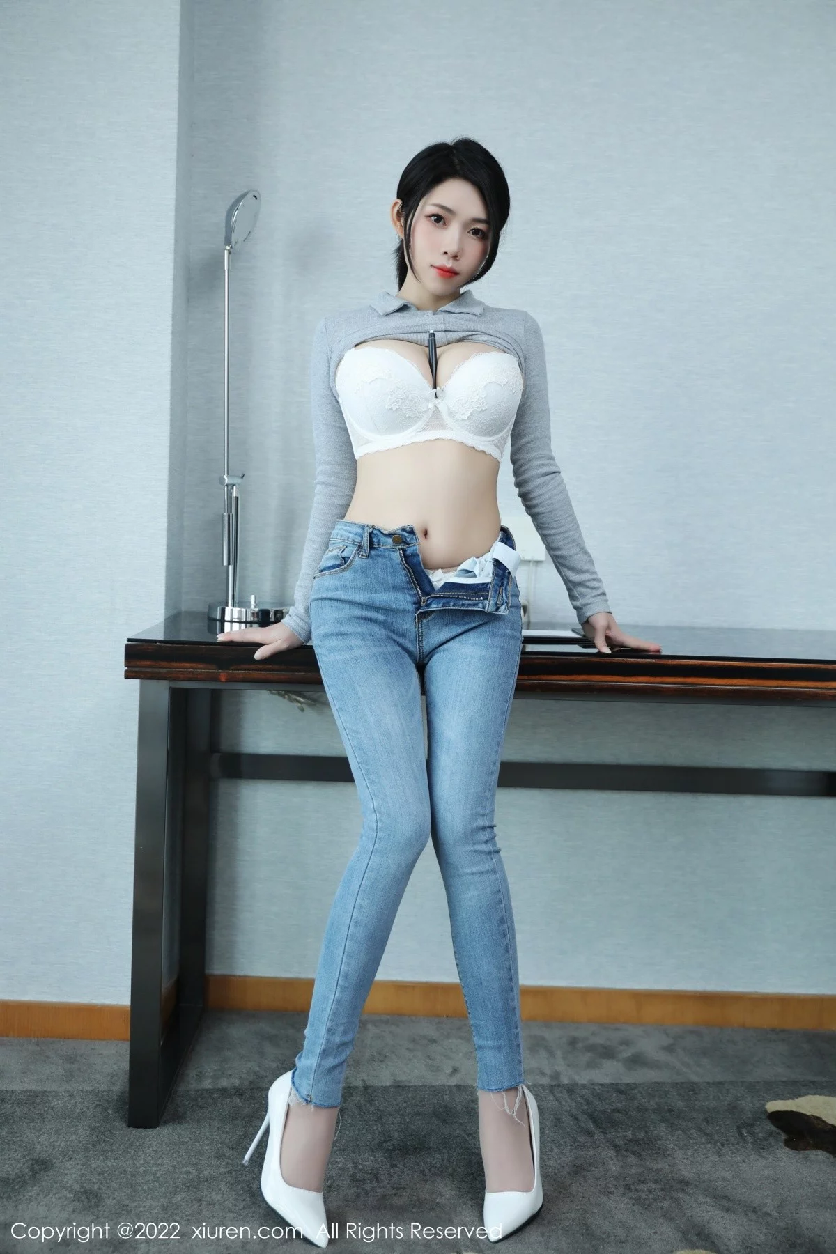[[XiuRen秀人网]秀人网]No.4711_模特娜娜子呀私房半脱露性感白色蕾丝内衣配肉丝裤袜诱惑写真72P