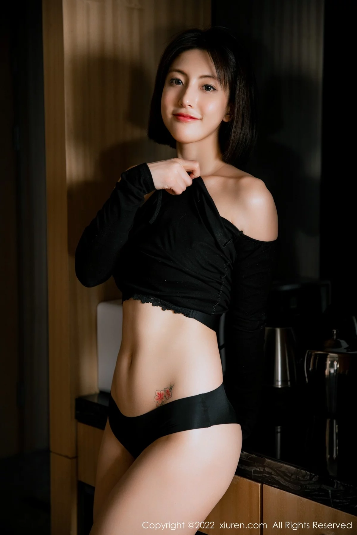 [[XiuRen秀人网]秀人网]No.4603_模特林文文yooki室内场景黑色服饰半脱露性感内衣完美诱惑写真61P